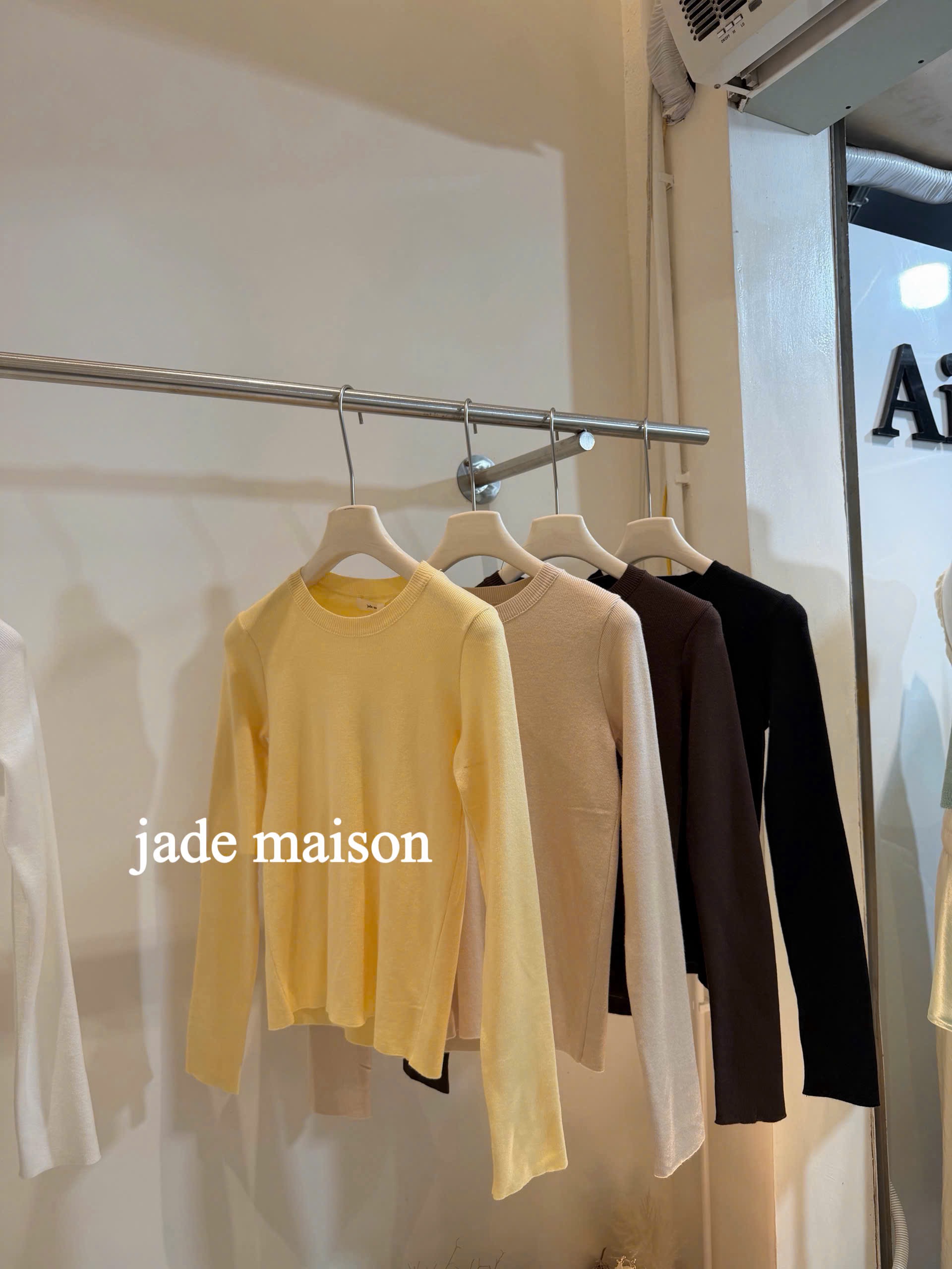 ÁO LEN CỔ TRÒN DÁNG ÔM DT JADE MAISON