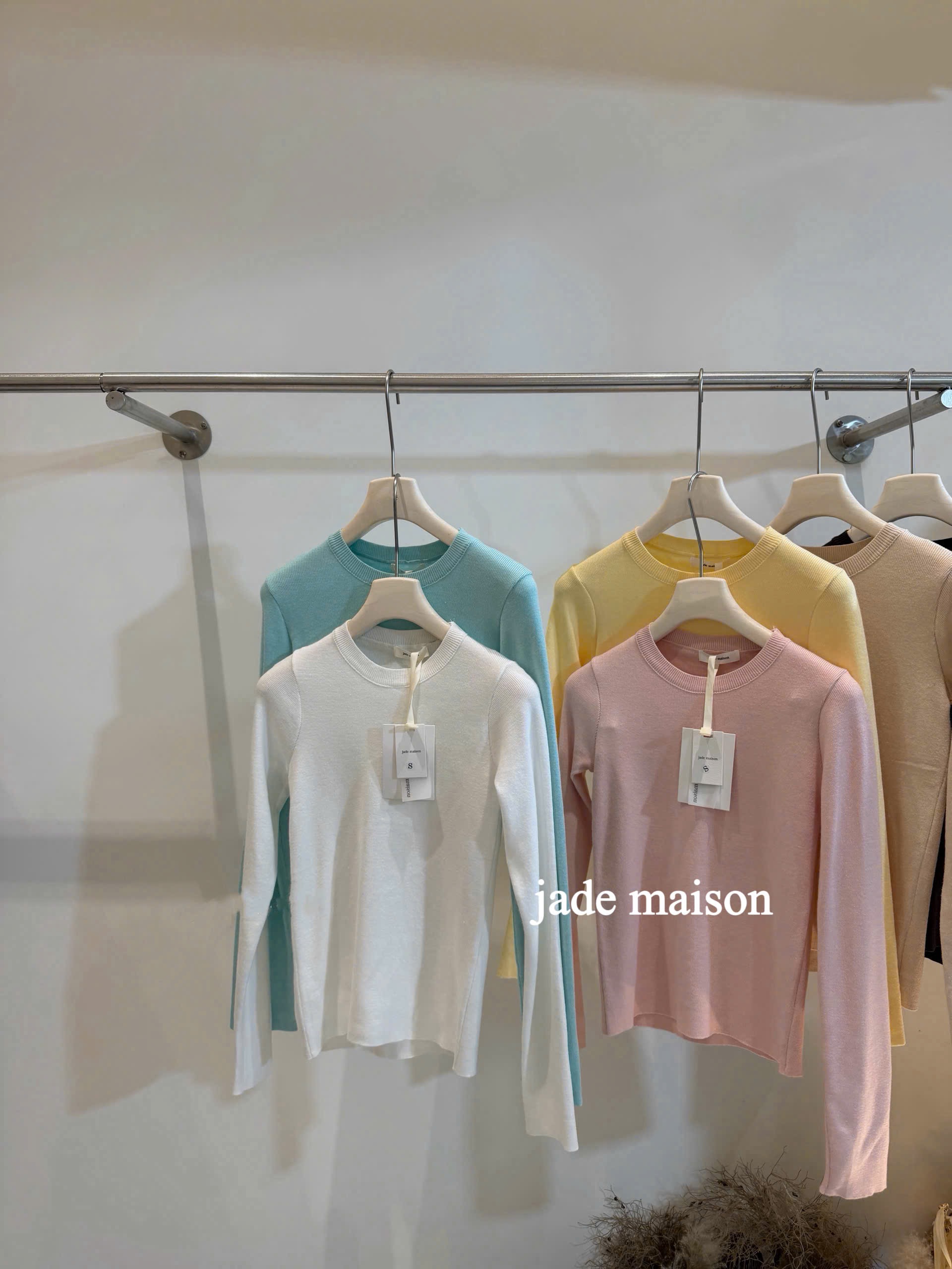 ÁO LEN CỔ TRÒN DÁNG ÔM DT JADE MAISON