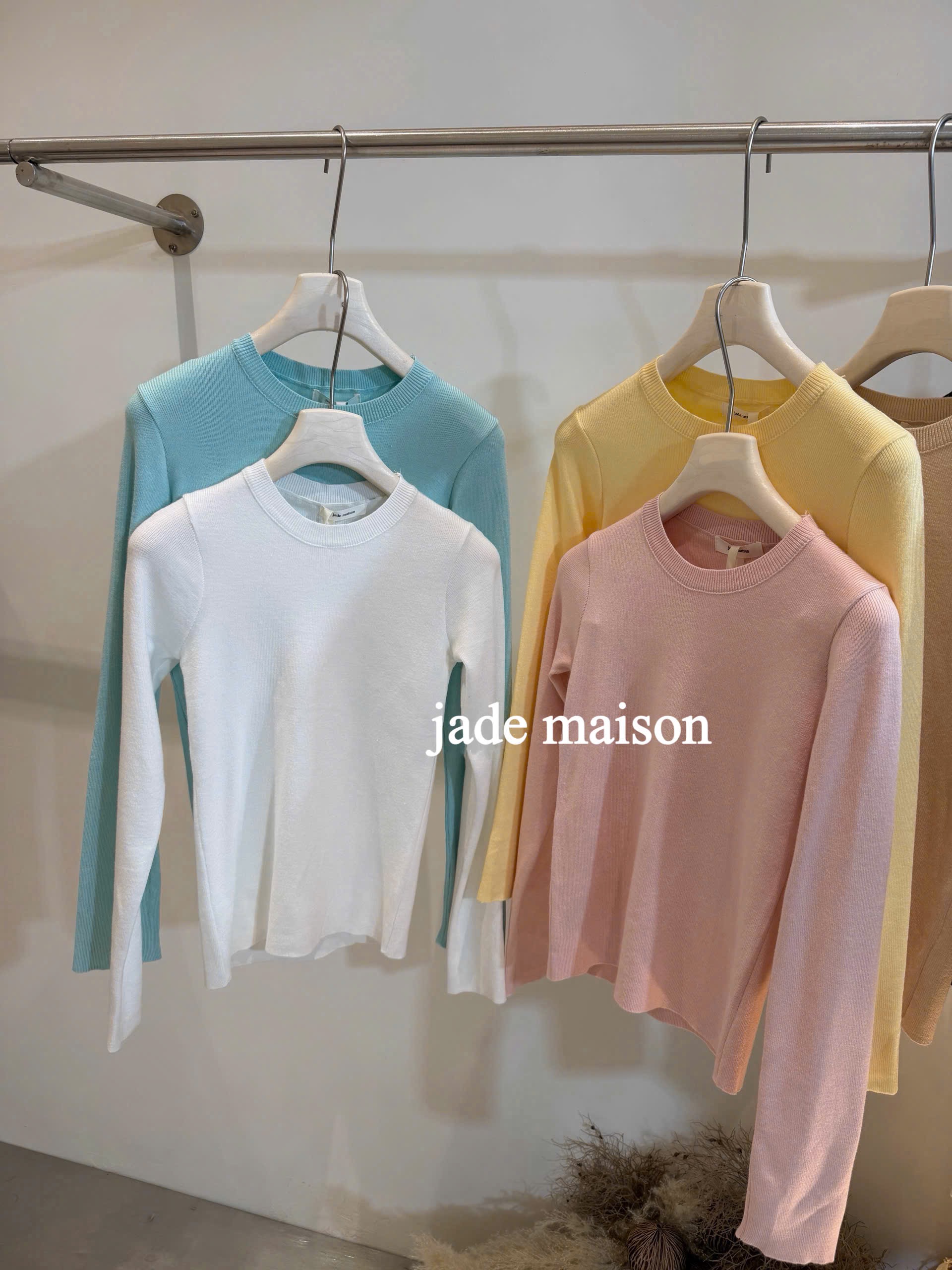 ÁO LEN CỔ TRÒN DÁNG ÔM DT JADE MAISON