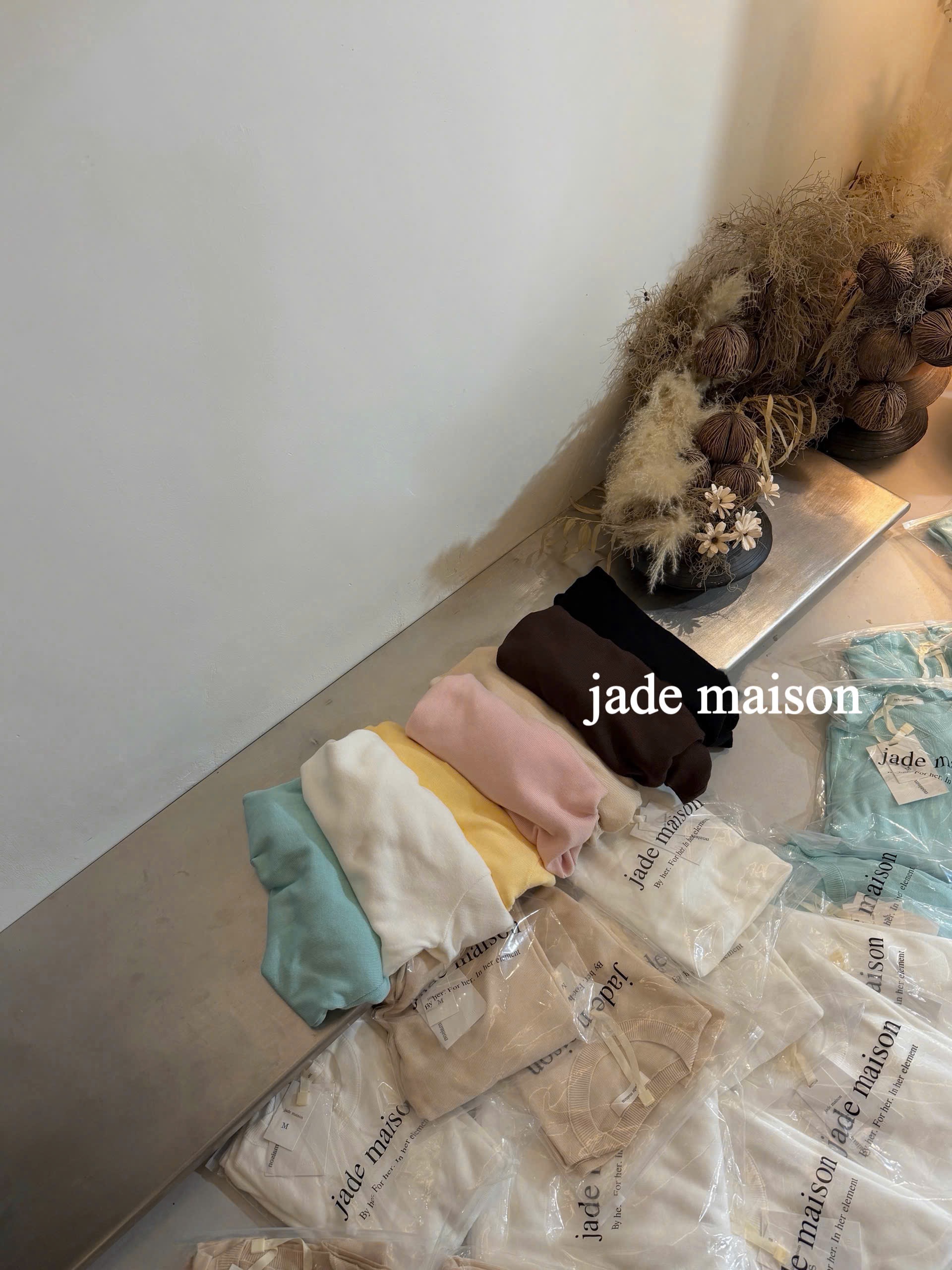 ÁO LEN CỔ TRÒN DÁNG ÔM DT JADE MAISON