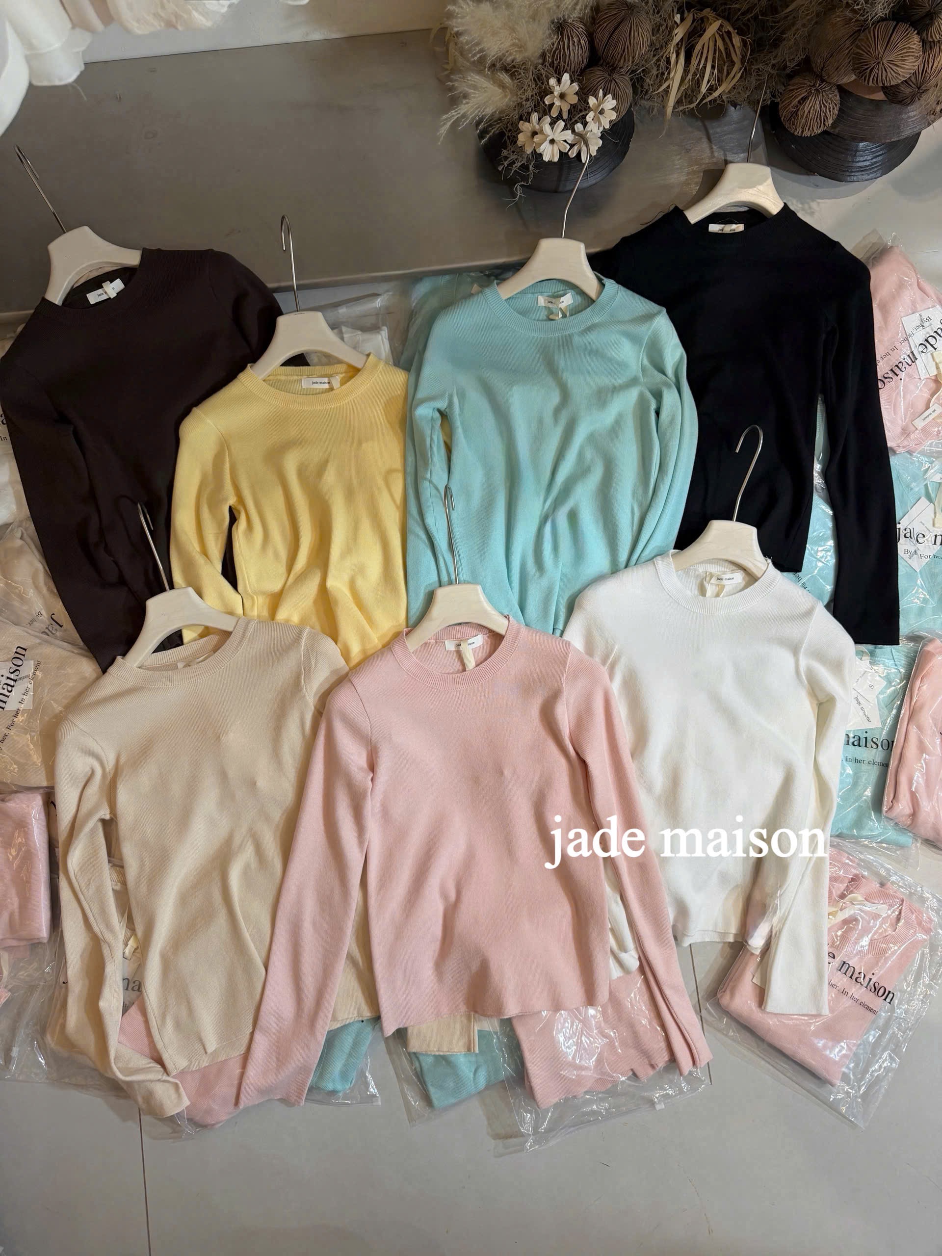 ÁO LEN CỔ TRÒN DÁNG ÔM DT JADE MAISON