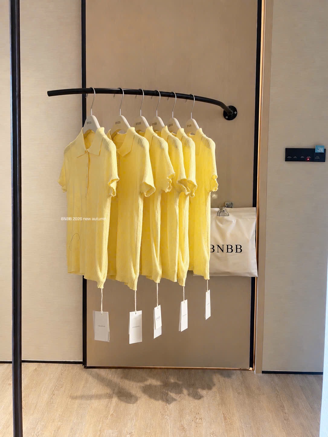 Gom - ÁO LEN POLO MỎNG BNBB MÀU VÀNG CỘC