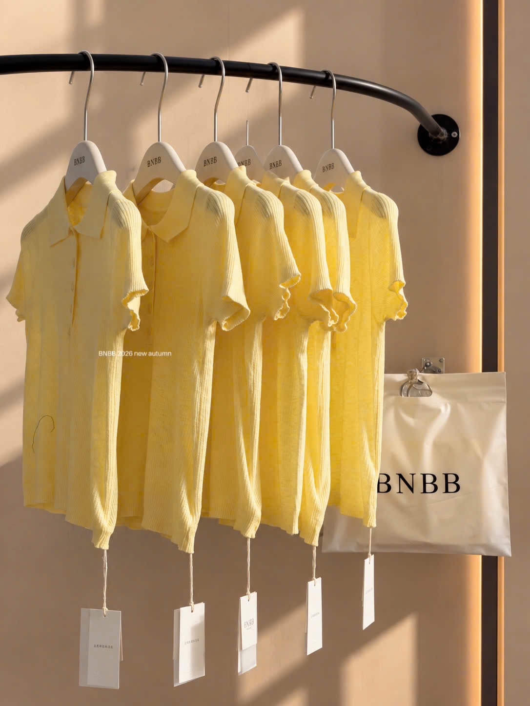 Gom - ÁO LEN POLO MỎNG BNBB MÀU VÀNG CỘC