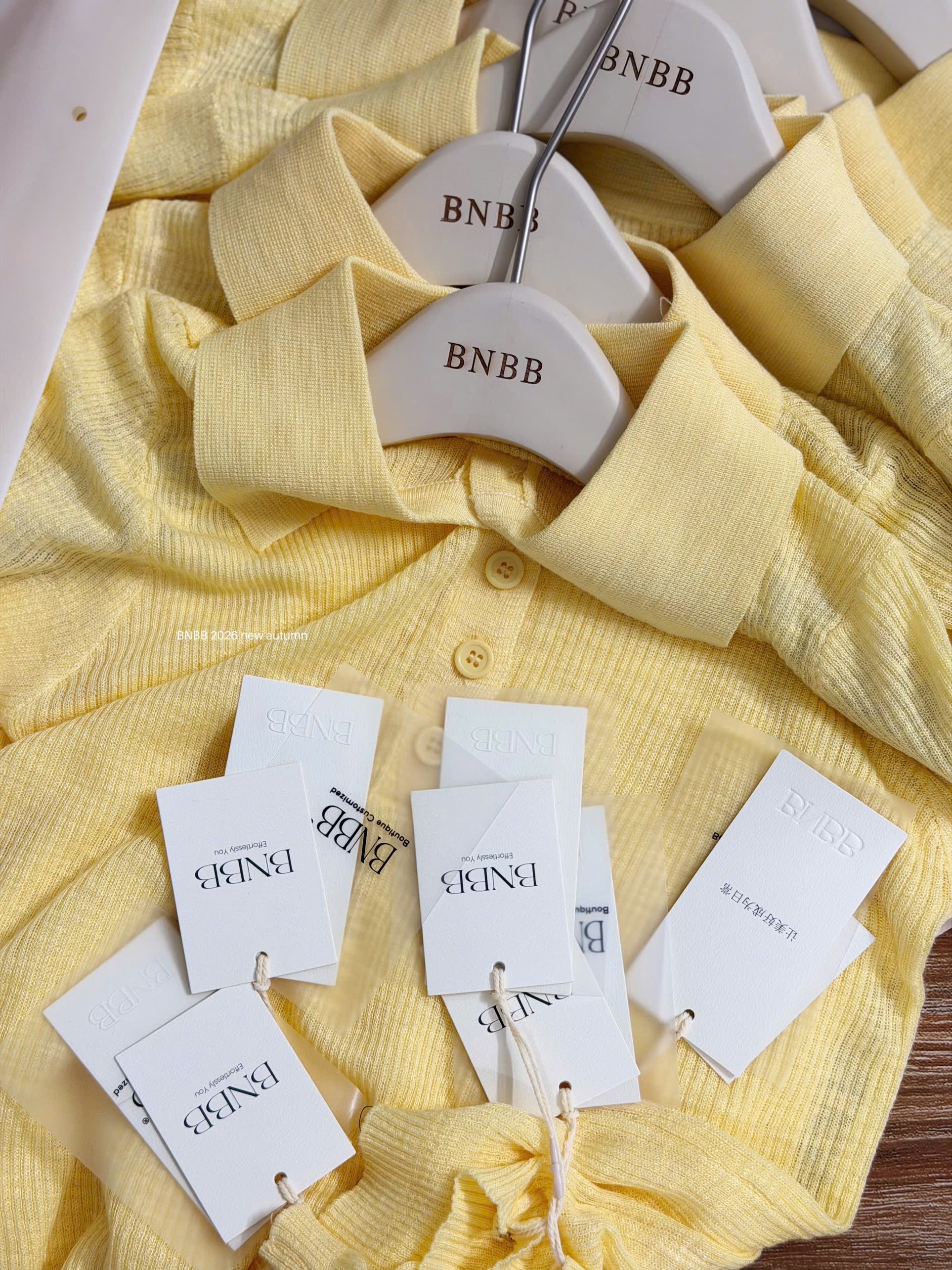 Gom - ÁO LEN POLO MỎNG BNBB MÀU VÀNG CỘC