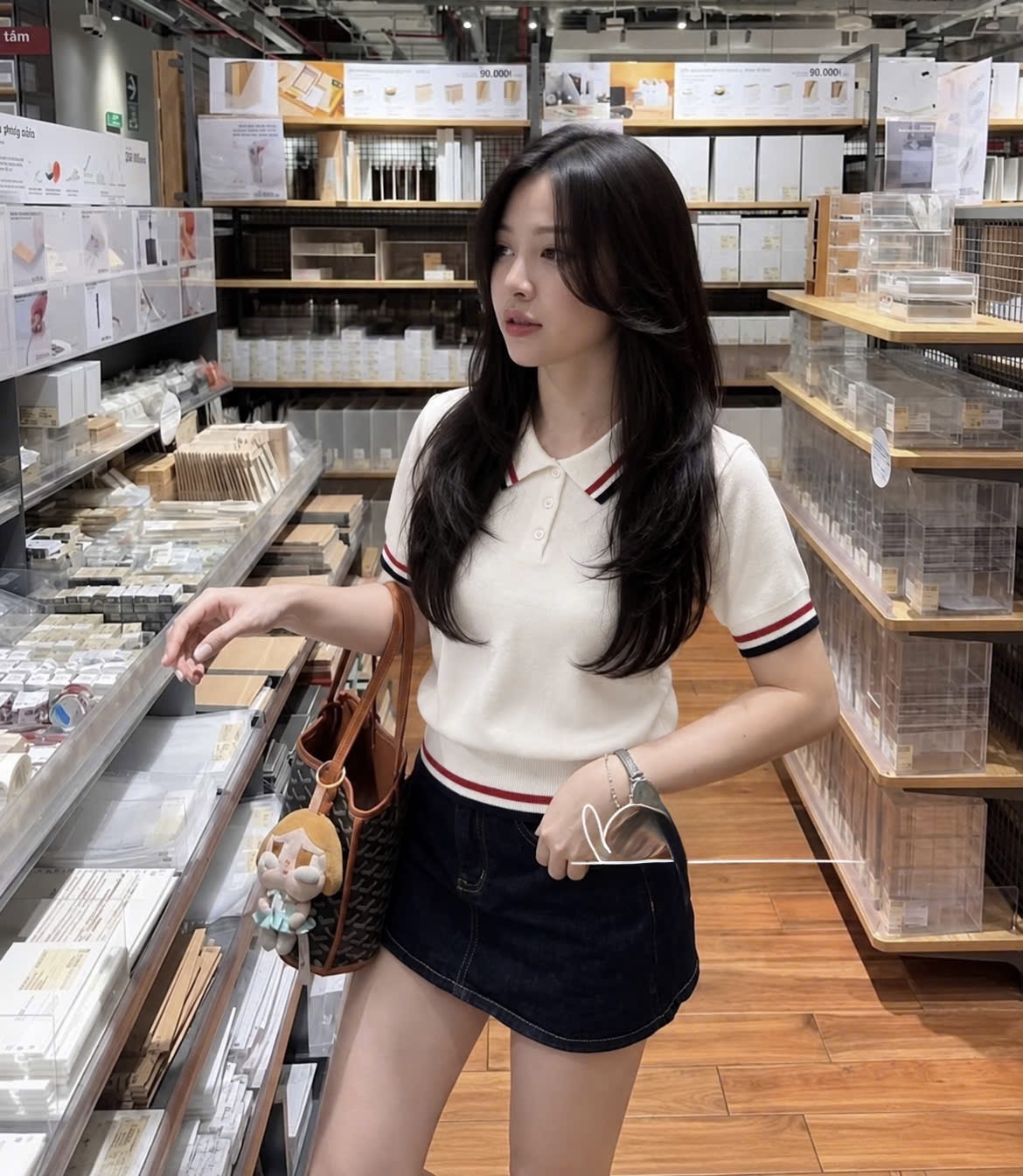 Gom - ÁO LEN POLO TRẮNG CỔ VIỀN CỘC HULG