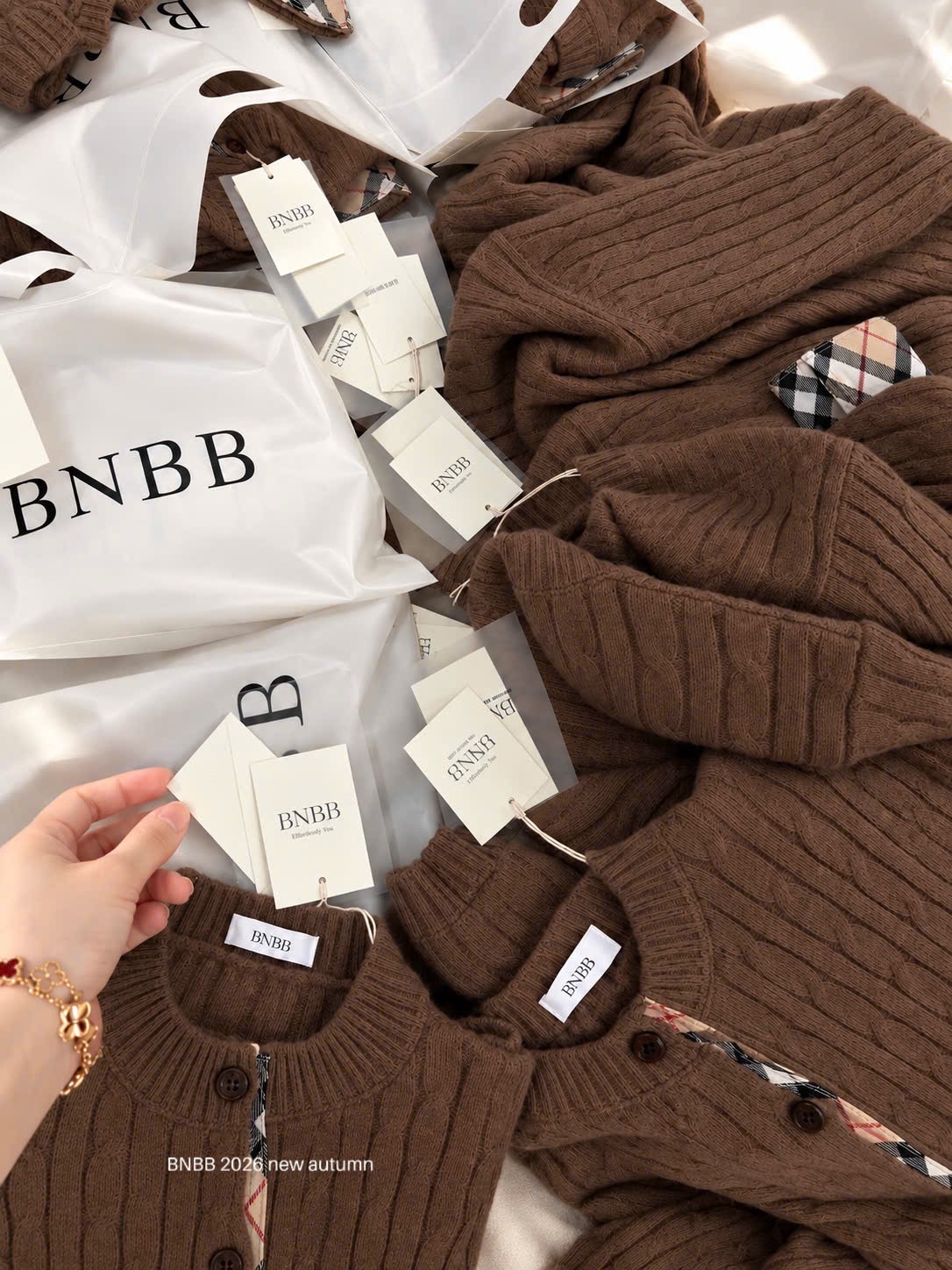 ÁO LEN THỪNG NÂU PHỐI KẺ BBR BNBB