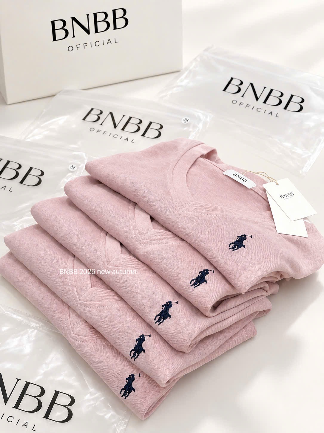 ÁO PULL CỘC HỒNG BNBB THÊU NGỰA CỔ TIM