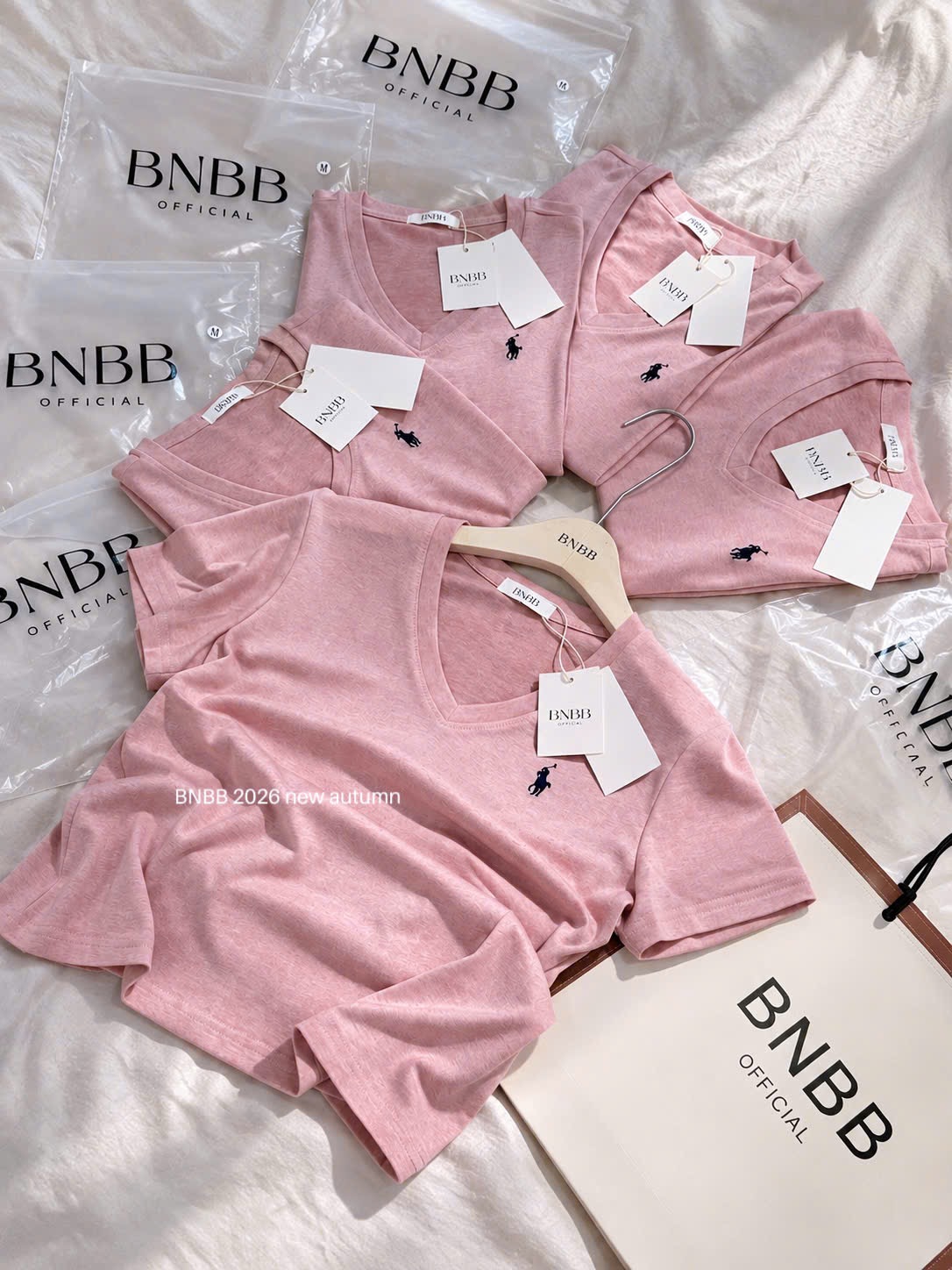 ÁO PULL CỘC HỒNG BNBB THÊU NGỰA CỔ TIM