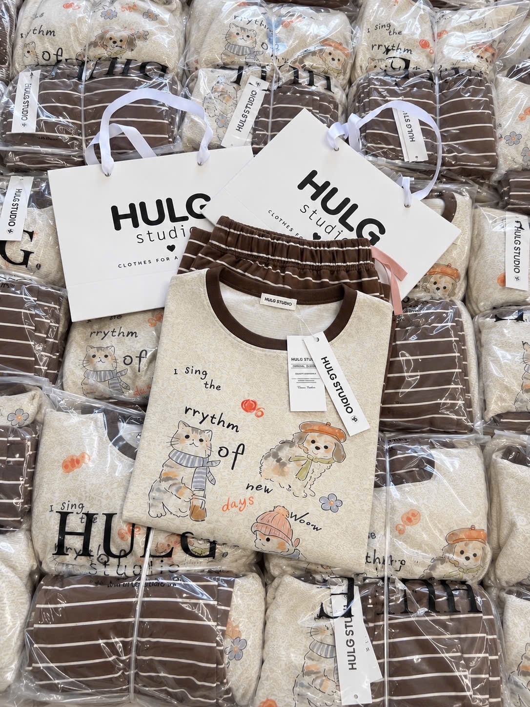 Gom - BỘ DT HÌNH THÚ QUẦN KẺ NÂU