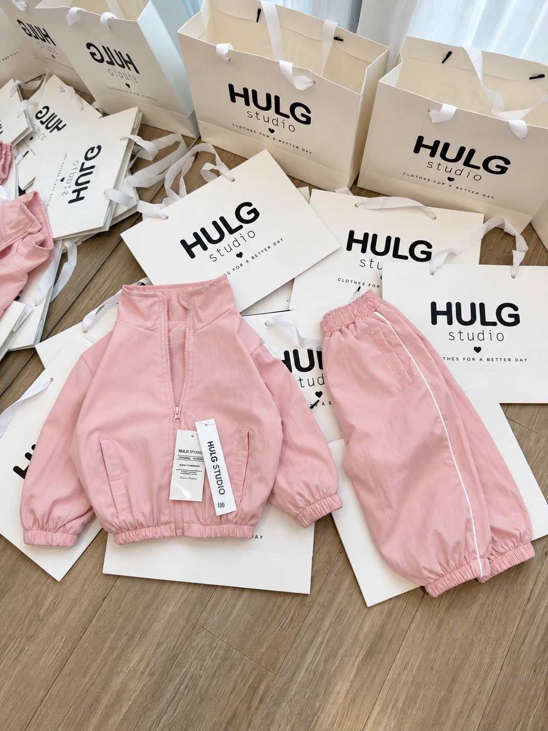 Gom - BỘ GIÓ HỒNG KÉO KHOÁ BG