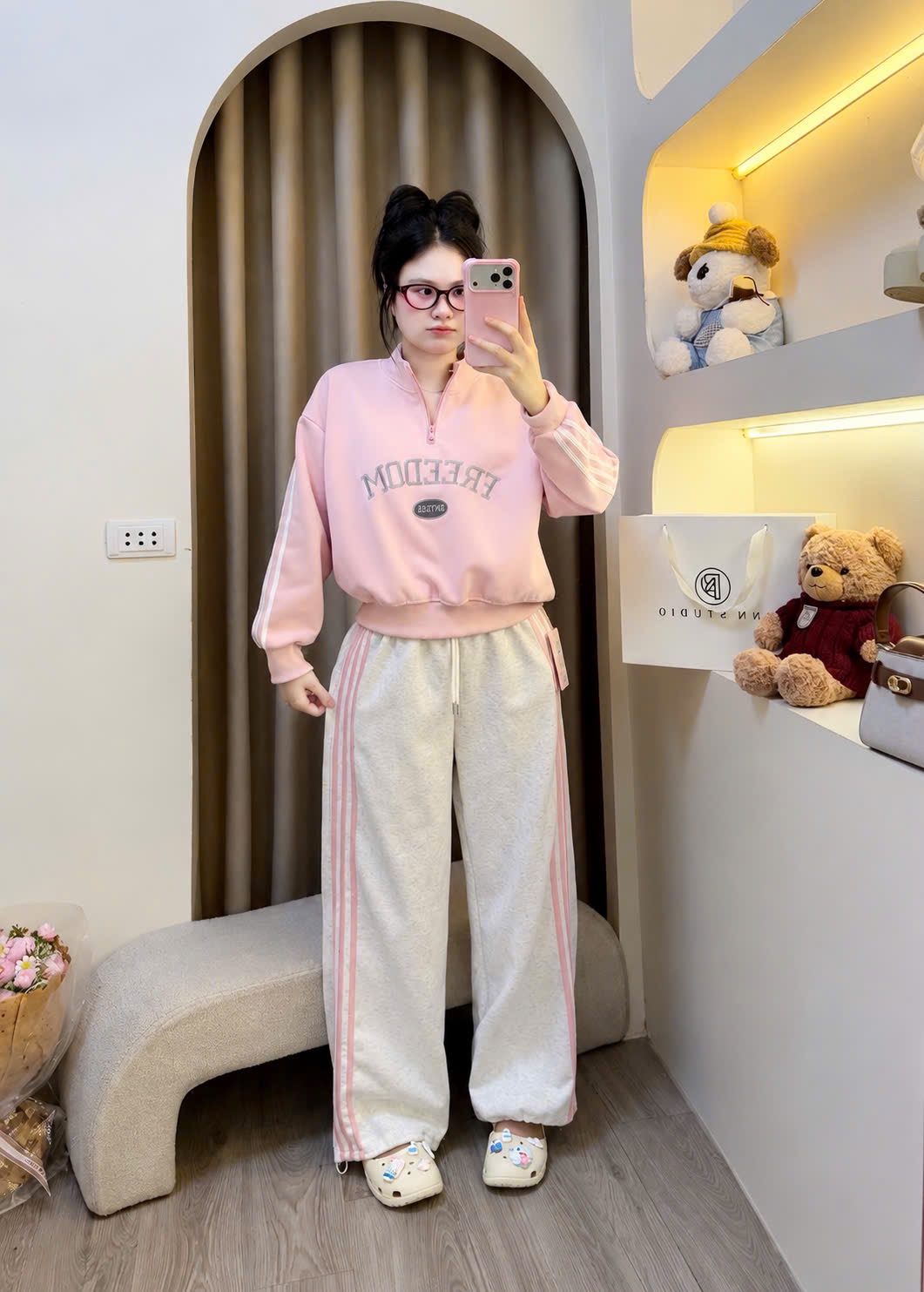 BỘ NỈ KHOÁ HỒNG QUẦN XÁM SUÔNG