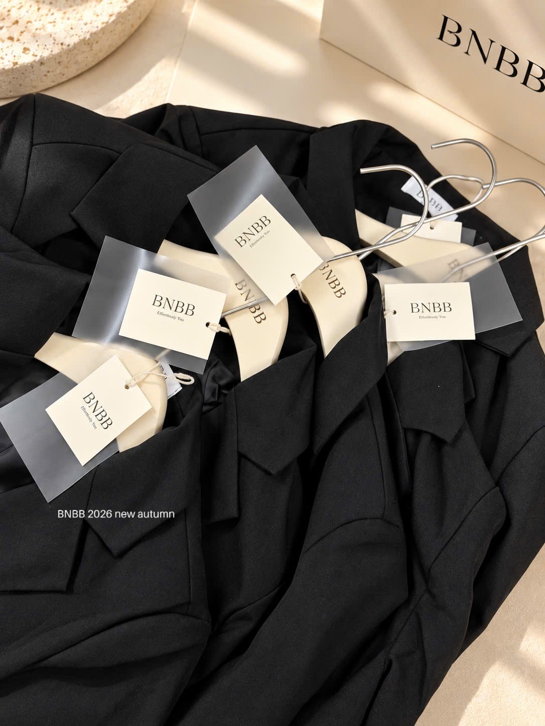 Gom - Đen - ÁO BLAZER BNBB DT MÀU ĐEN