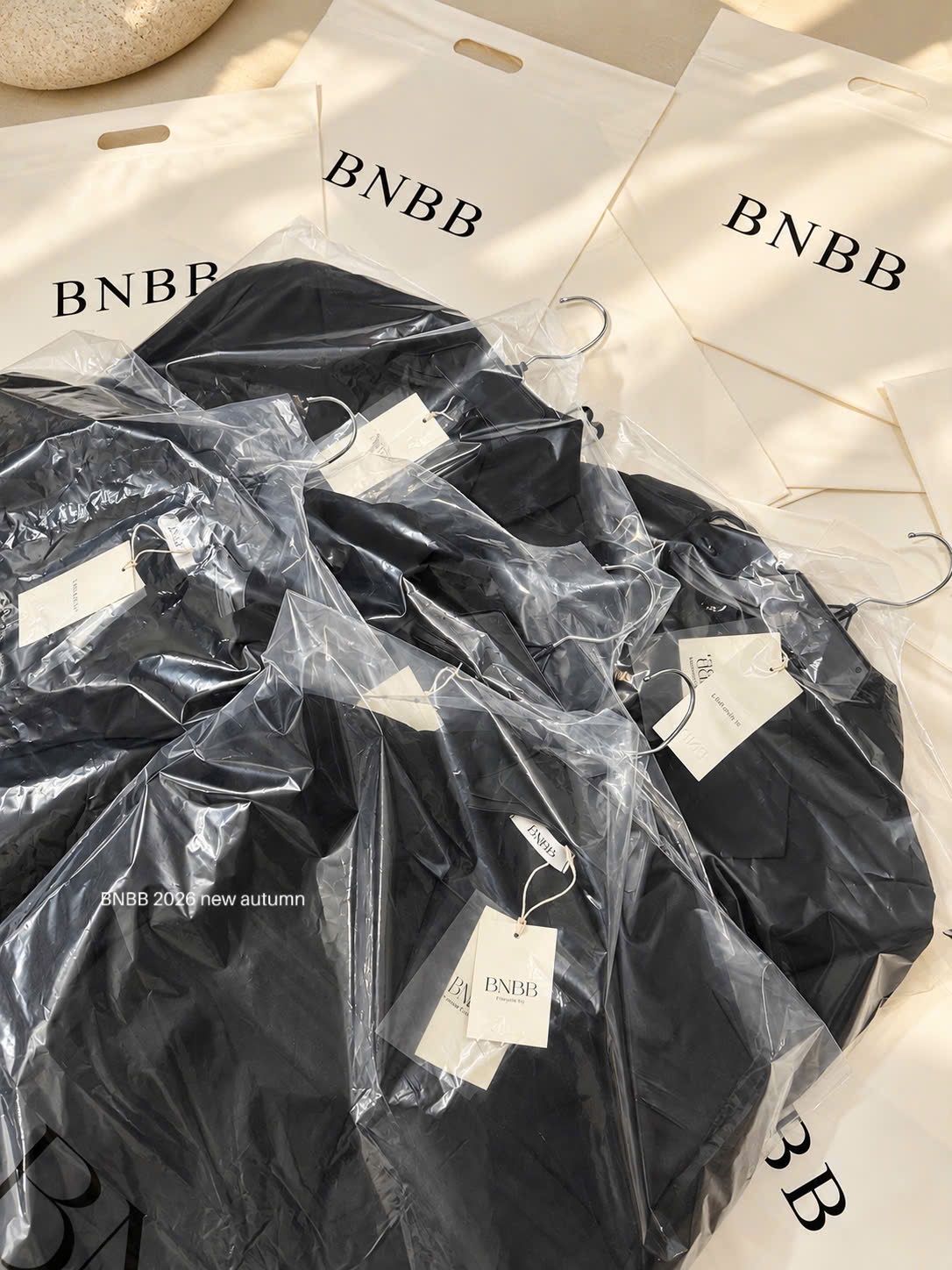 Gom - Đen - ÁO BLAZER BNBB DT MÀU ĐEN