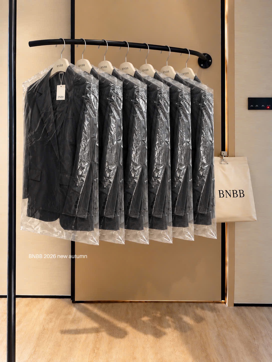 Gom - Đen - ÁO BLAZER BNBB DT MÀU ĐEN