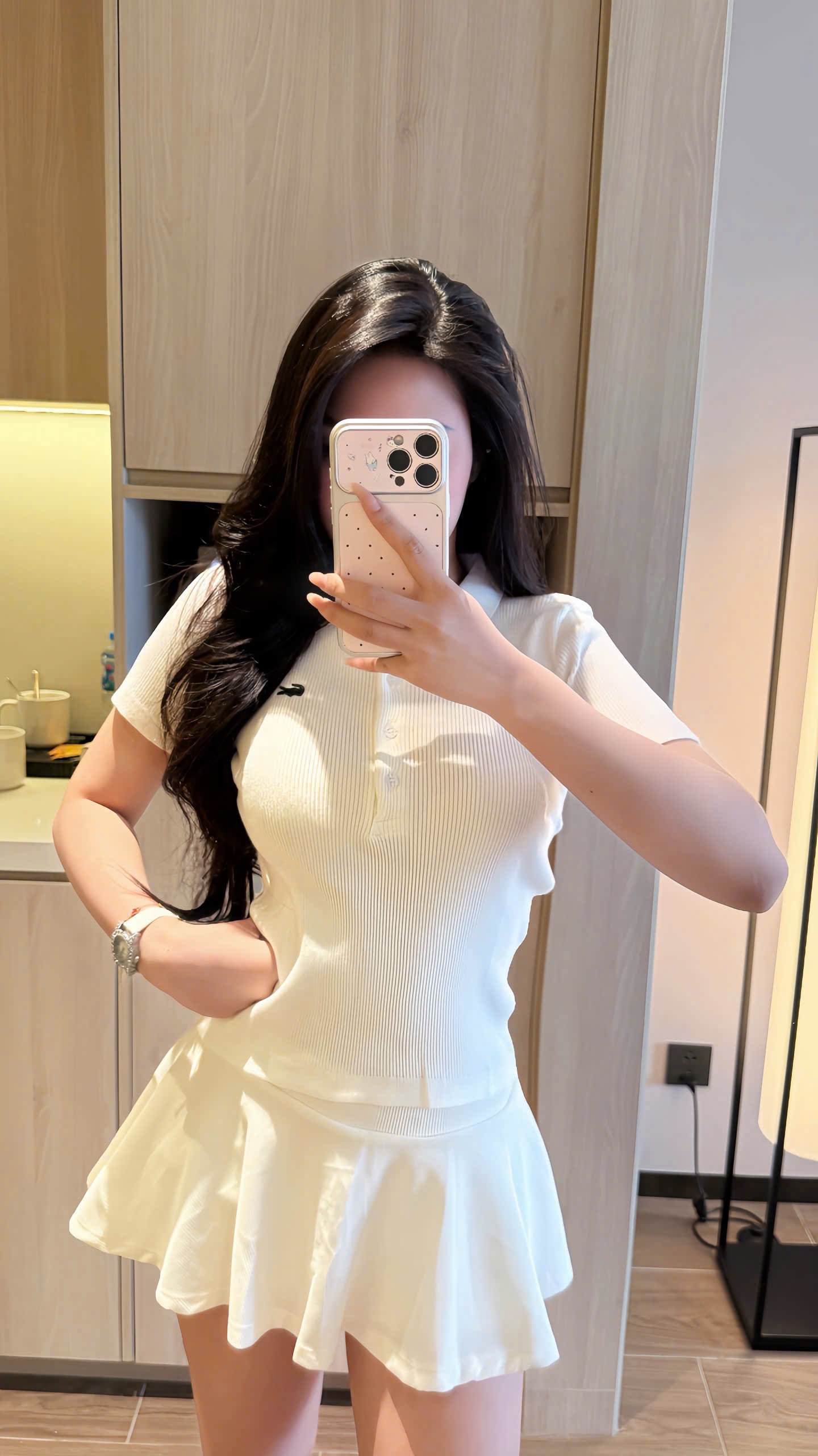 Hàng nhà máy - ÁO LEN LCT TRẮNG THÊU CÁ SẤU CỔ BẺ