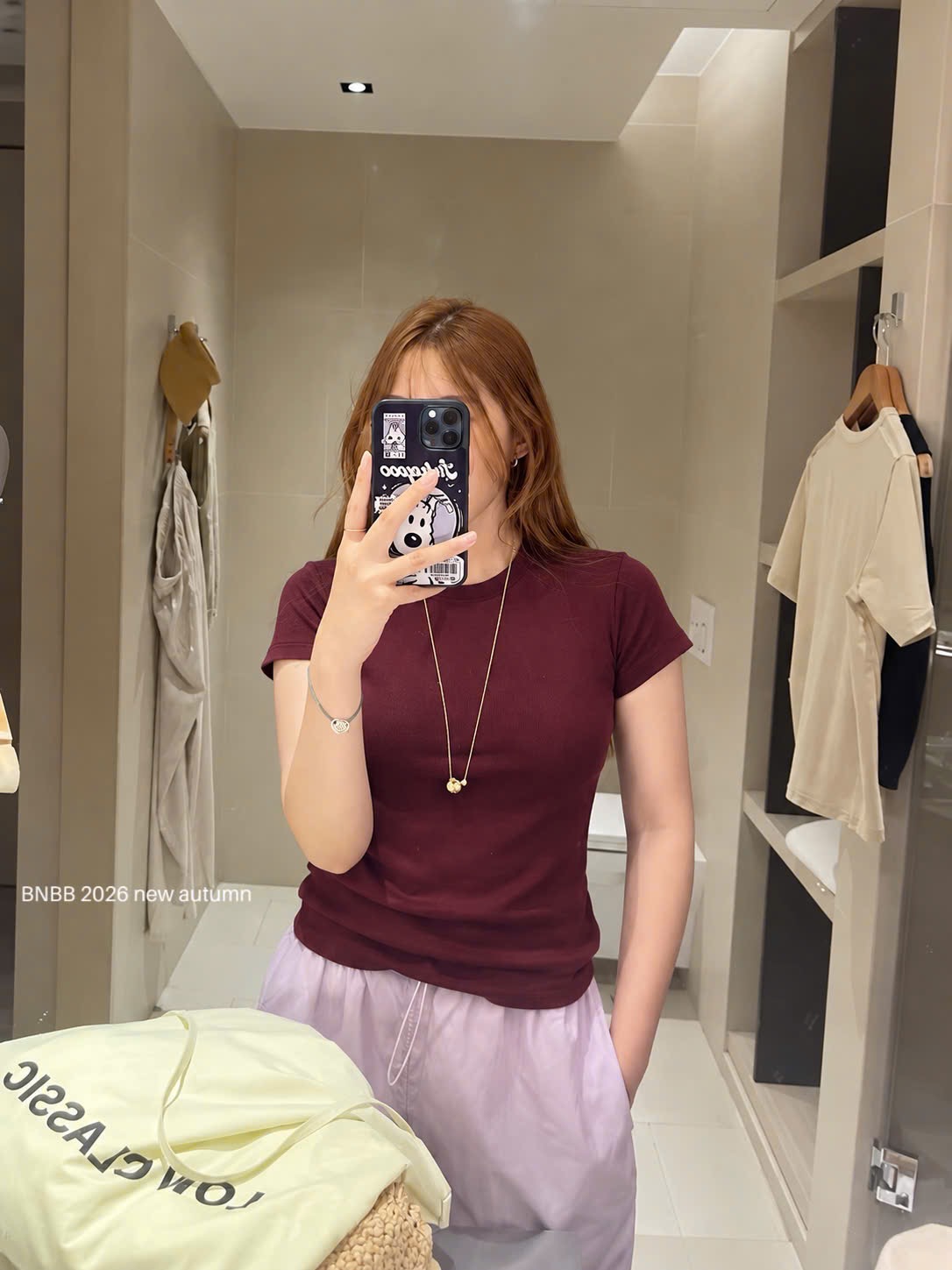 Gom - SÉT 2 ÁO CỘC ĐEN ĐỎ BNBB TRƠN