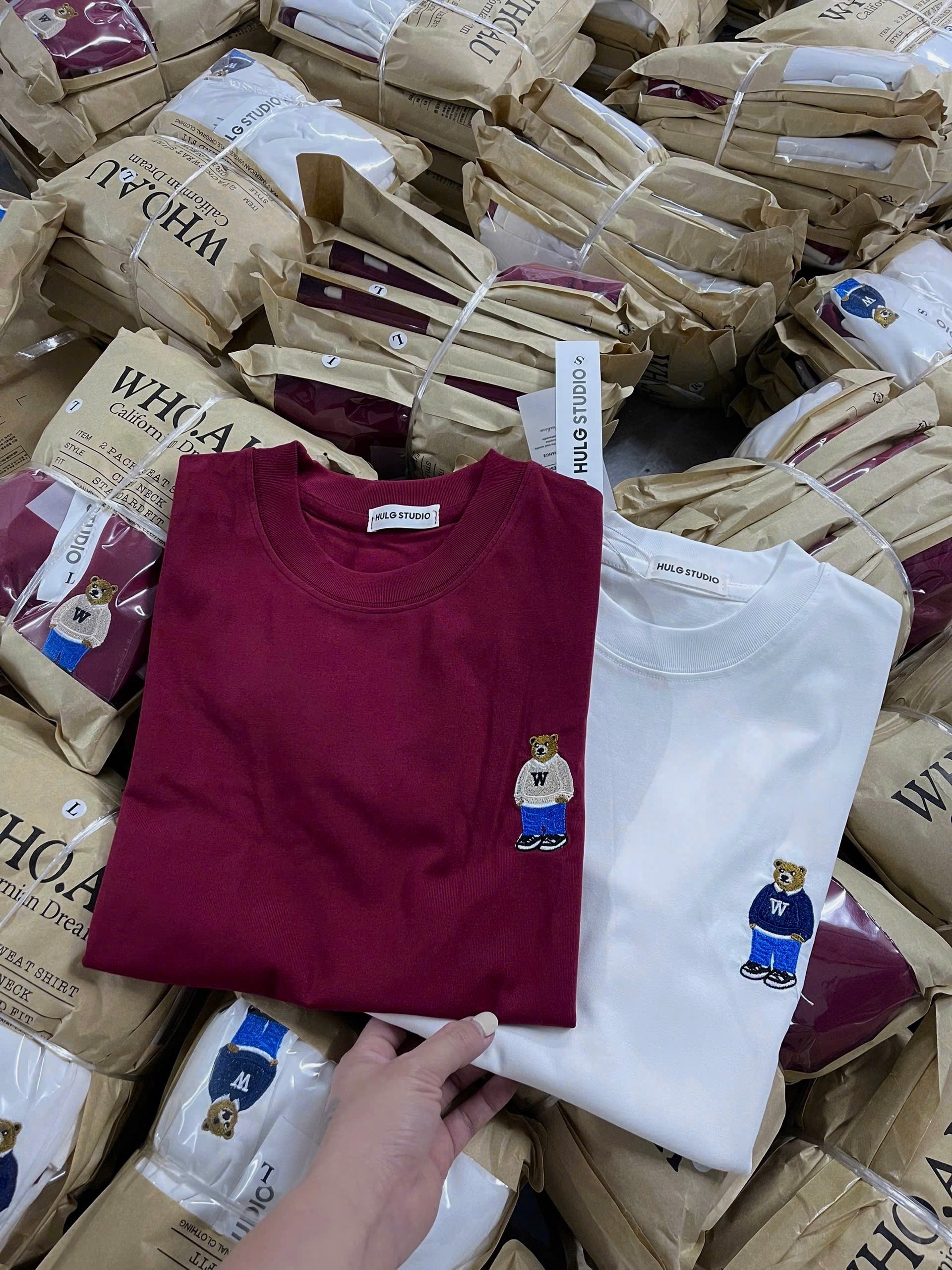 SET 2 ÁO PULL DÀI TAY THÊU GẤU WHOU TRẮNG ĐỎ