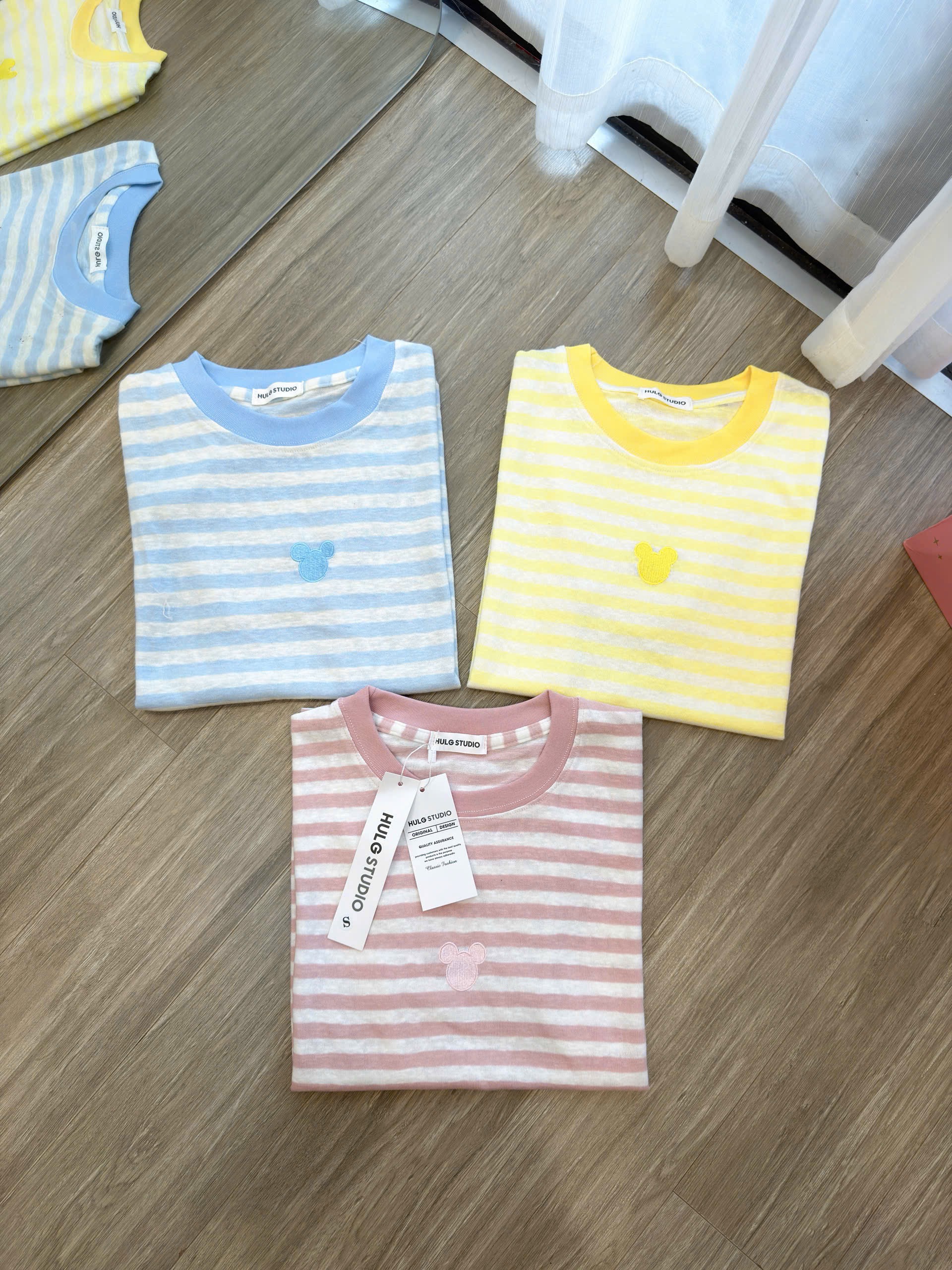 SET 3 ÁO PULL GIẤY KẺ DT THÊU MICKY XANH VÀNG HỒNG