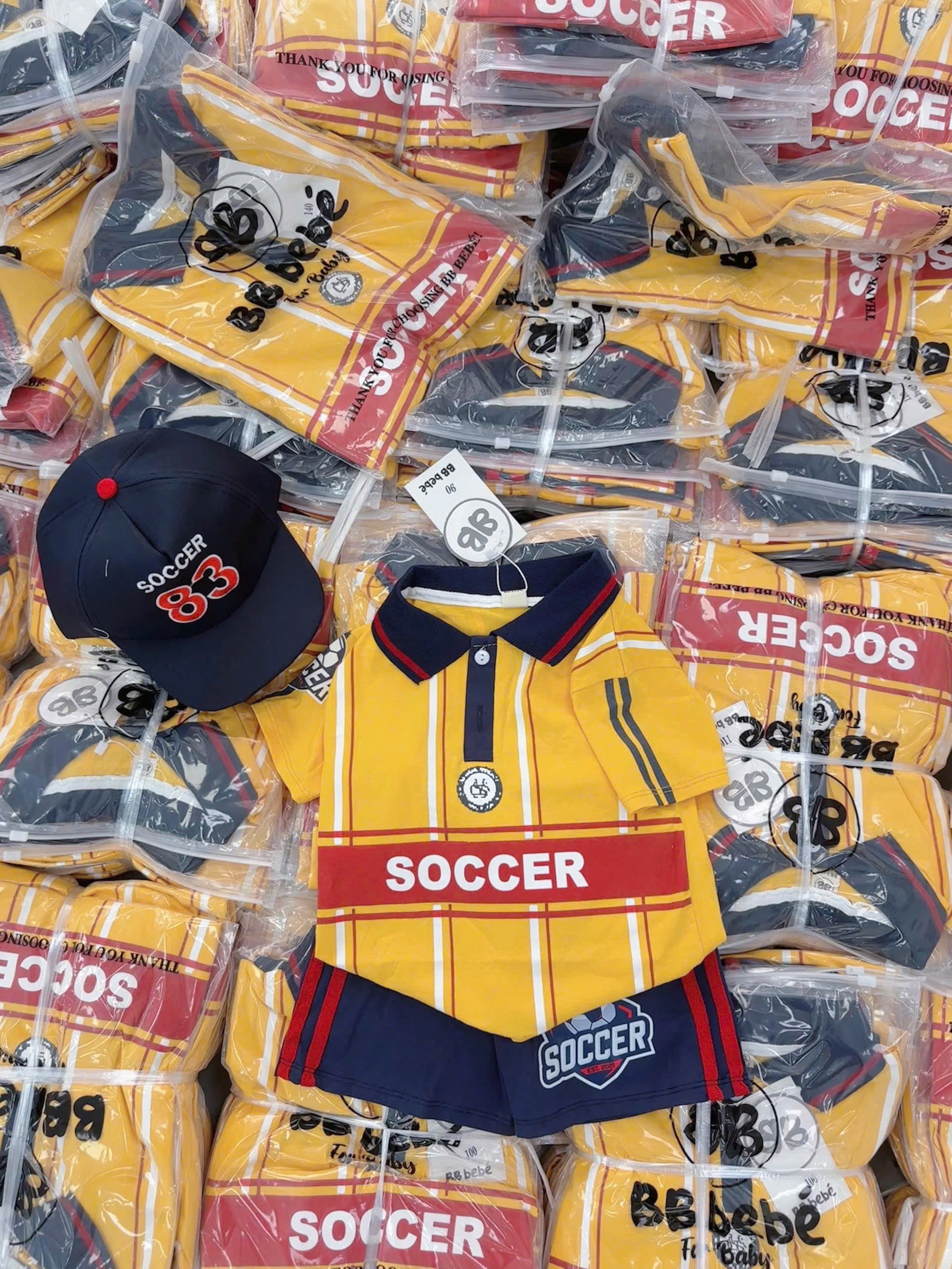HD BỘ ĐÙI CỘC KẺ VÀNG SOCCER KÈM MŨ