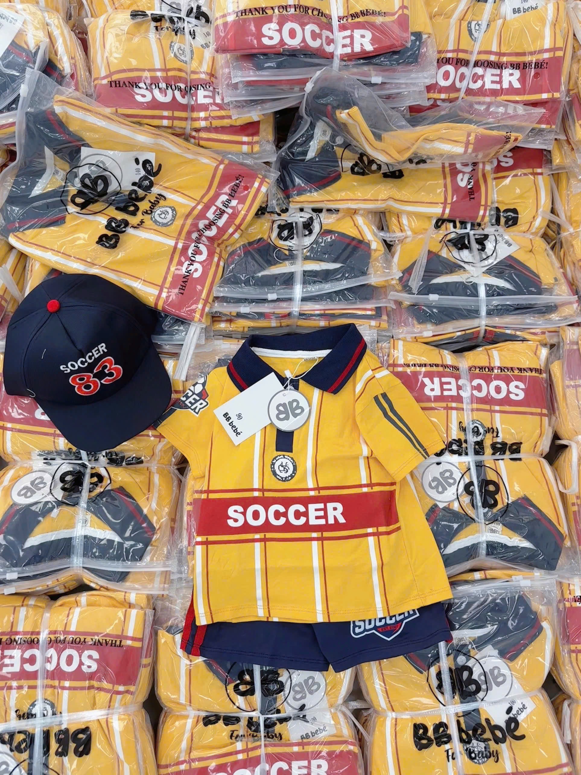 HD BỘ ĐÙI CỘC KẺ VÀNG SOCCER KÈM MŨ