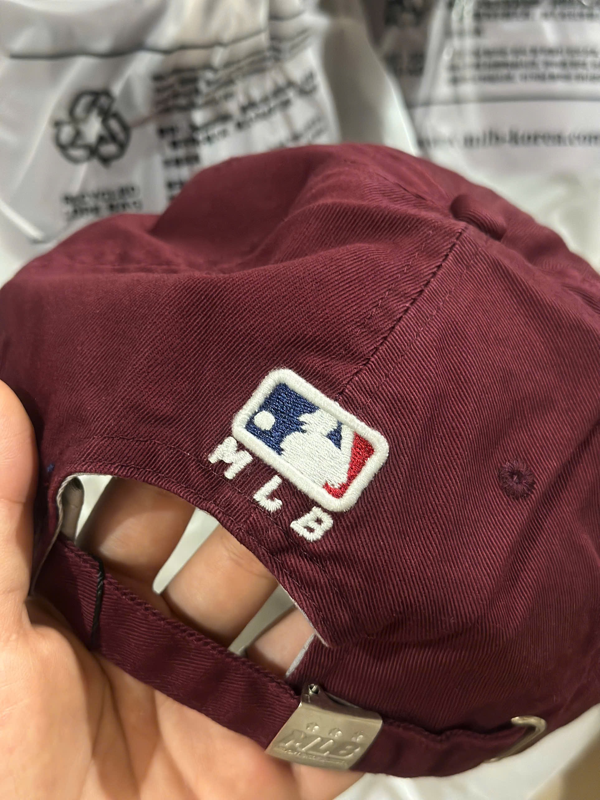Hàng xuất dư - MŨ LƯỠI TRAI MLB LA MÀU ĐỎ NY NỮ