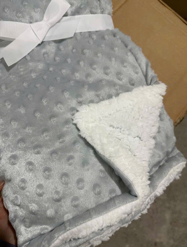 Hàng xuất xịn - CHĂN TUYẾT NHUNG LÔNG CỪU NGUYÊN PACK