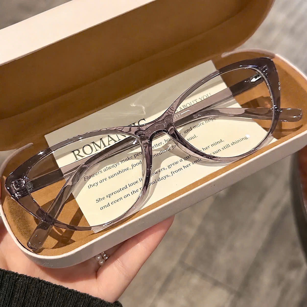 KÍNH MẮT MÈO MÀU XÁM FULL BOX