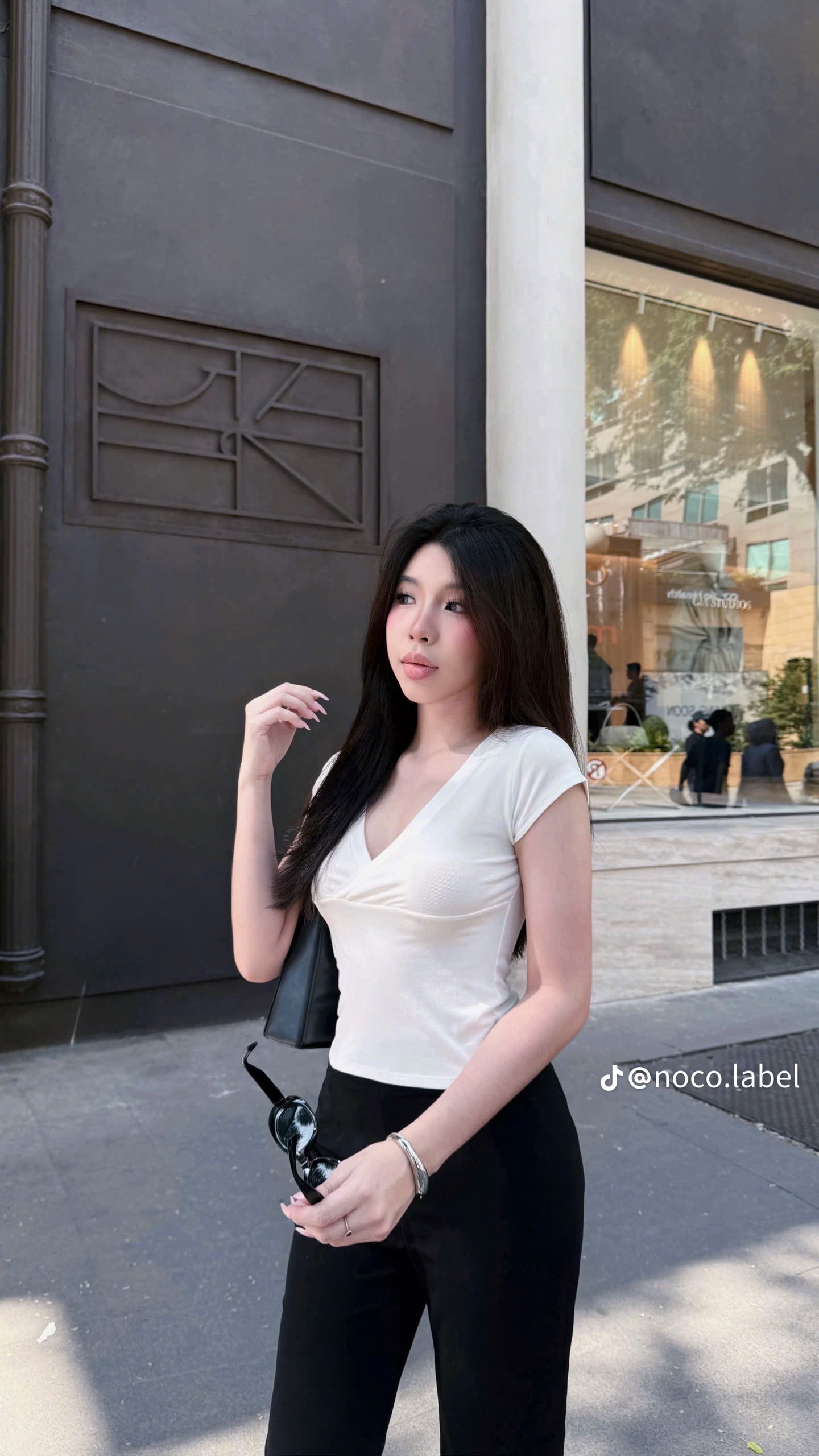 M2139 - ÁO PULL TRƠN CỔ TIM QC V NGỰC