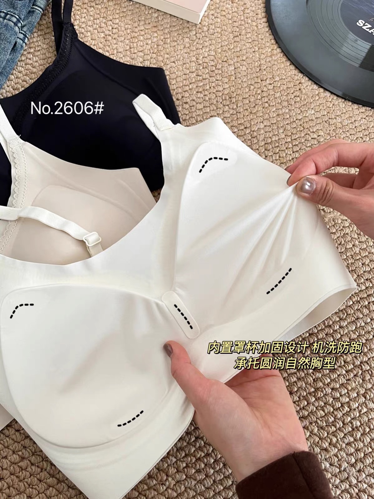 M2606 - ÁO BRA SU K ĐƯỜNG MAY PHỐI REN QC