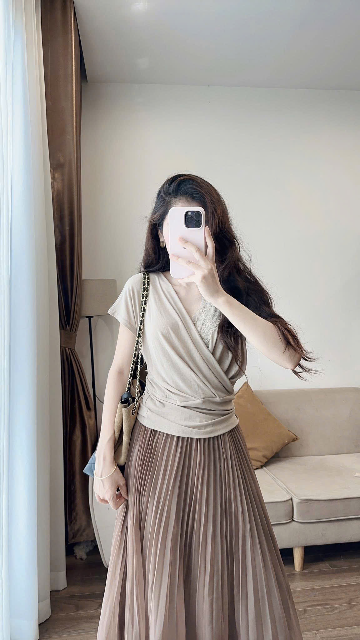 M6282 - ÁO PULL CHÉO NGỰC QC PHỐI REN CỔ TIM