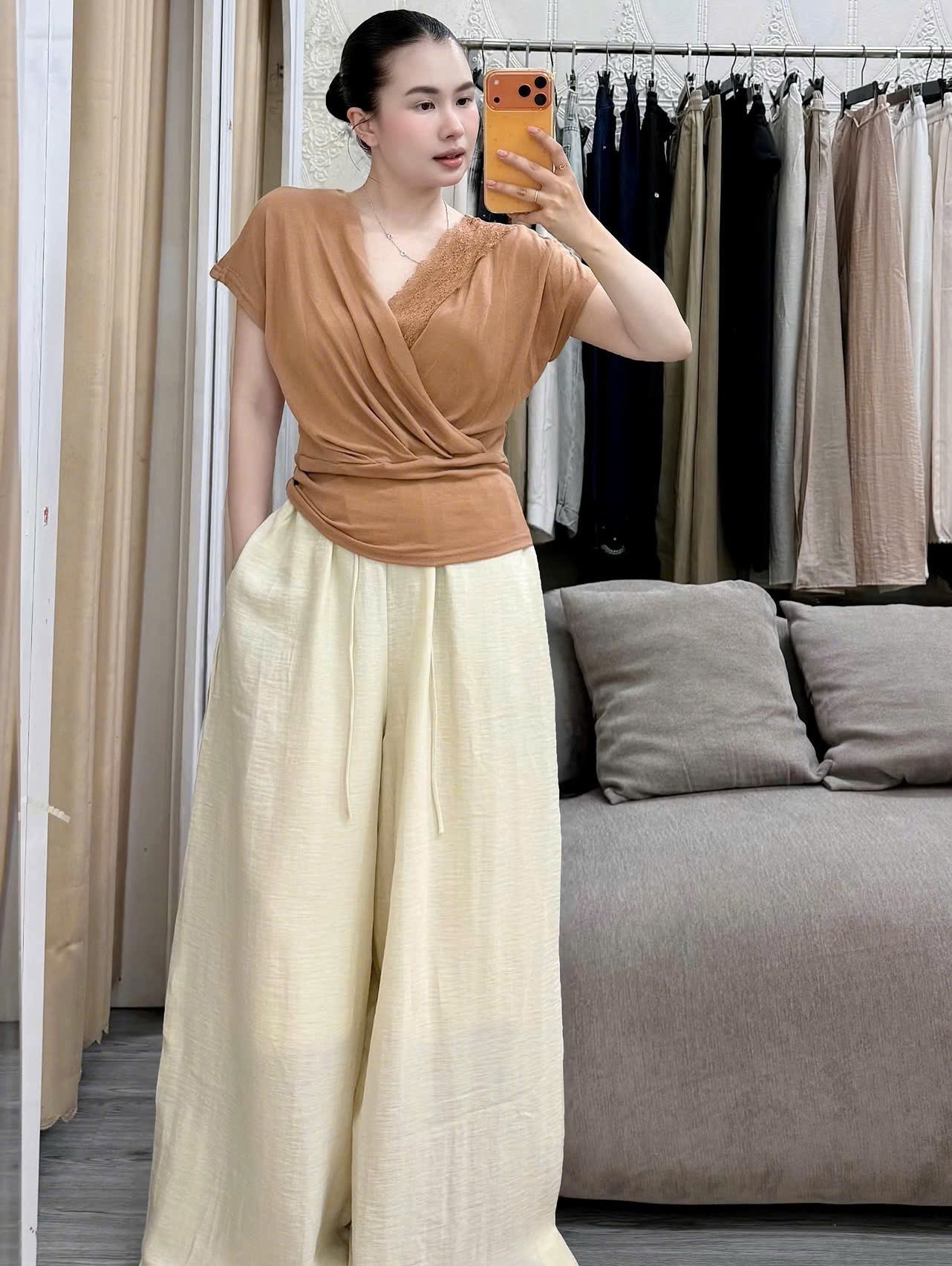 M6282 - ÁO PULL CHÉO NGỰC QC PHỐI REN CỔ TIM