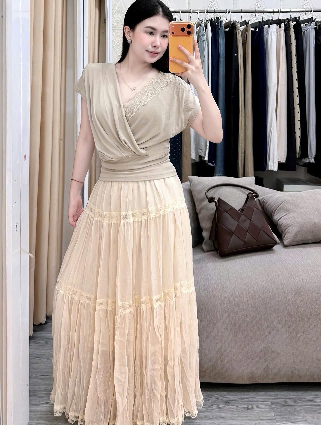 M6282 - ÁO PULL CHÉO NGỰC QC PHỐI REN CỔ TIM