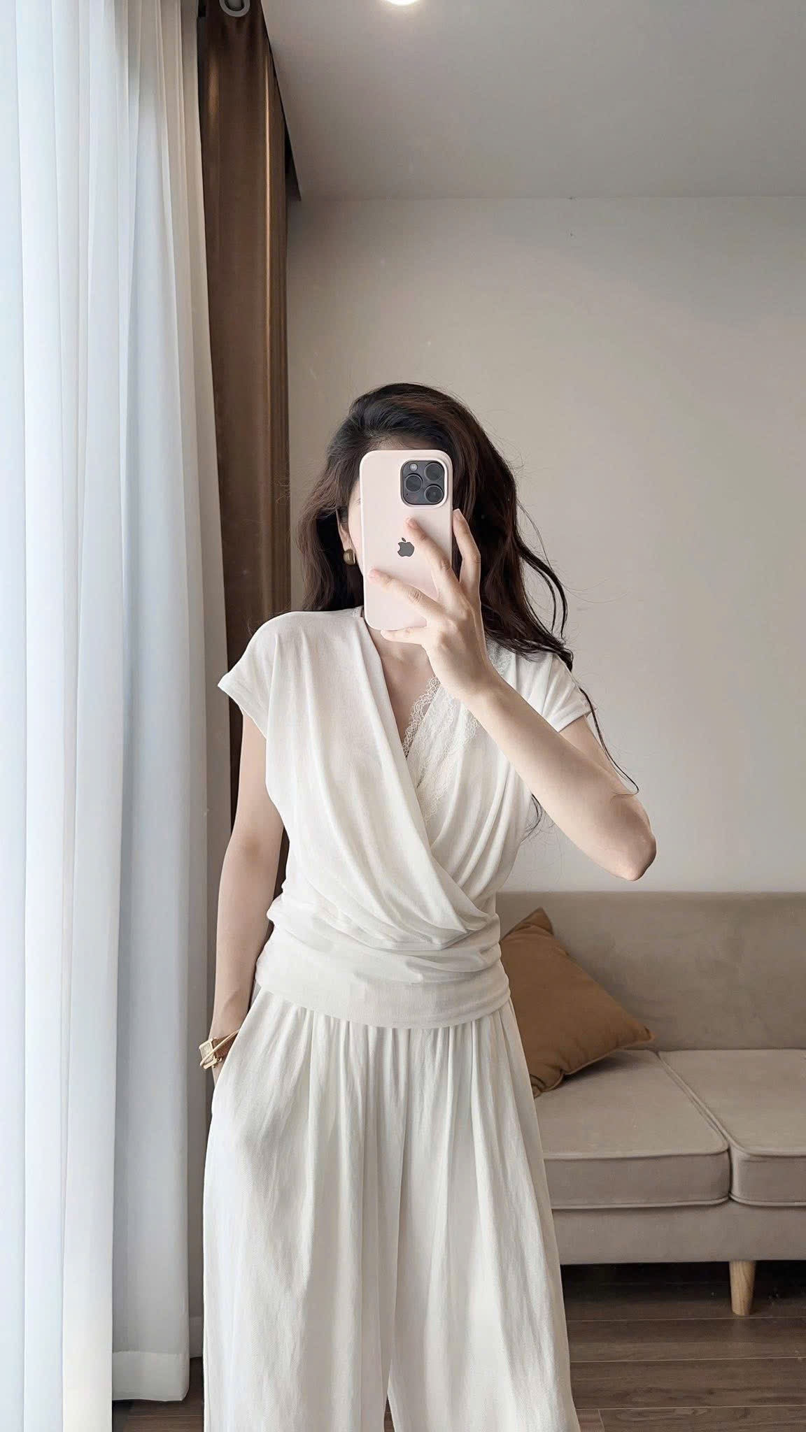 M6282 - ÁO PULL CHÉO NGỰC QC PHỐI REN CỔ TIM