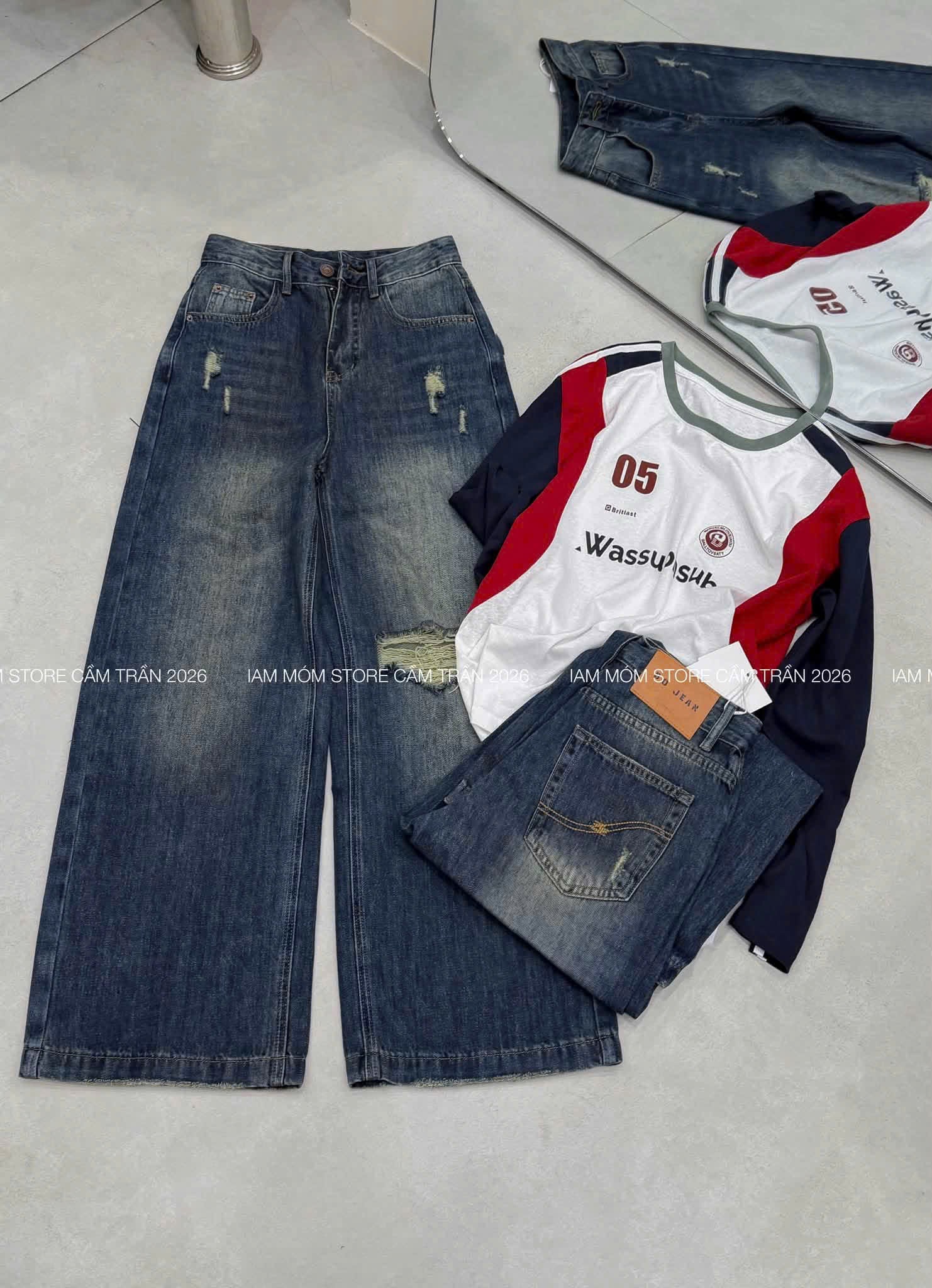QUẦN JEAN SUÔNG RÁCH XANH ĐẬM THÊU TUID SAU M2237 - M1388