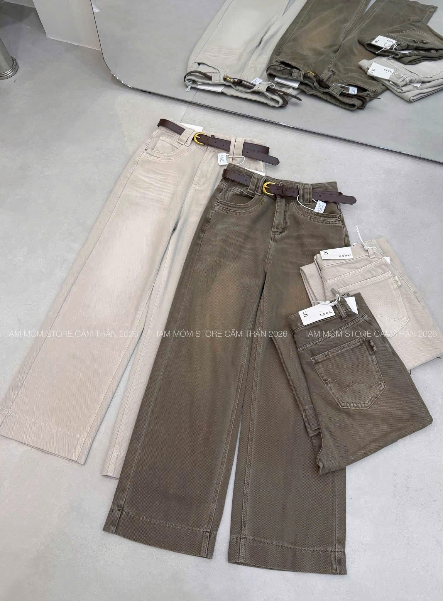 QUẦN JEAN SUÔNG THÊU TÚI 2 MÀU M2884