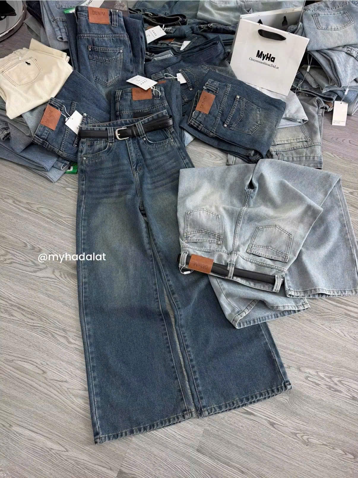 QUẦN JEAN SUÔNG THÊU TÚI V 2 MÀU M3380