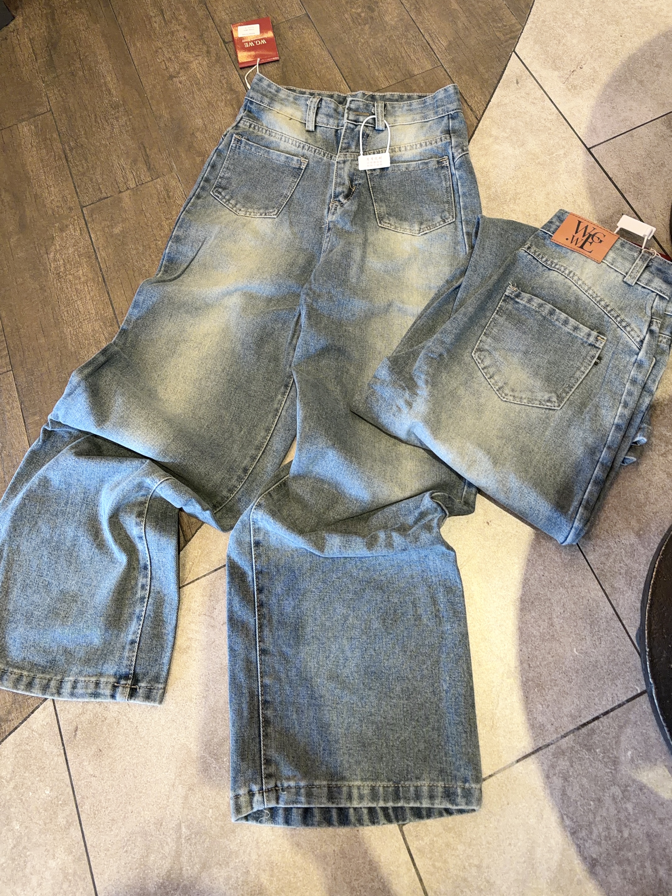 QUẦN JEAN SUÔNG XANH WGWE TÚI TRƯỚC CHÉO M2837
