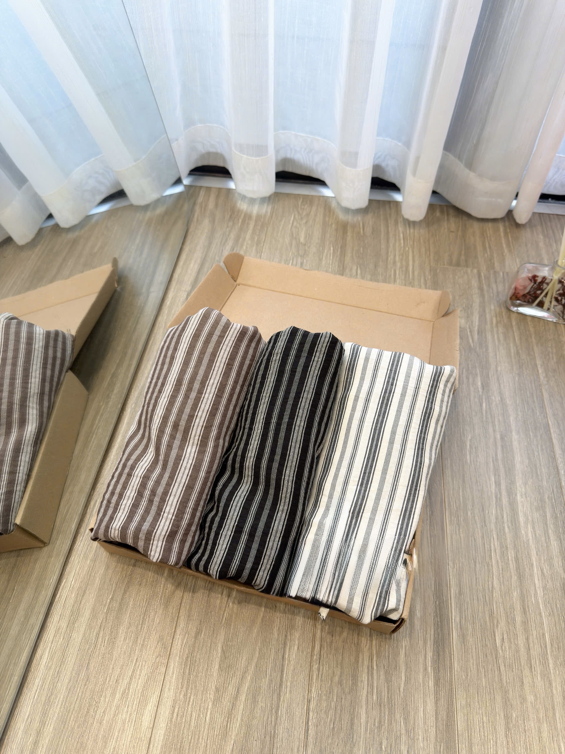 QUẦN KẺ SUÔNG CẠP CHUN 3 MÀU