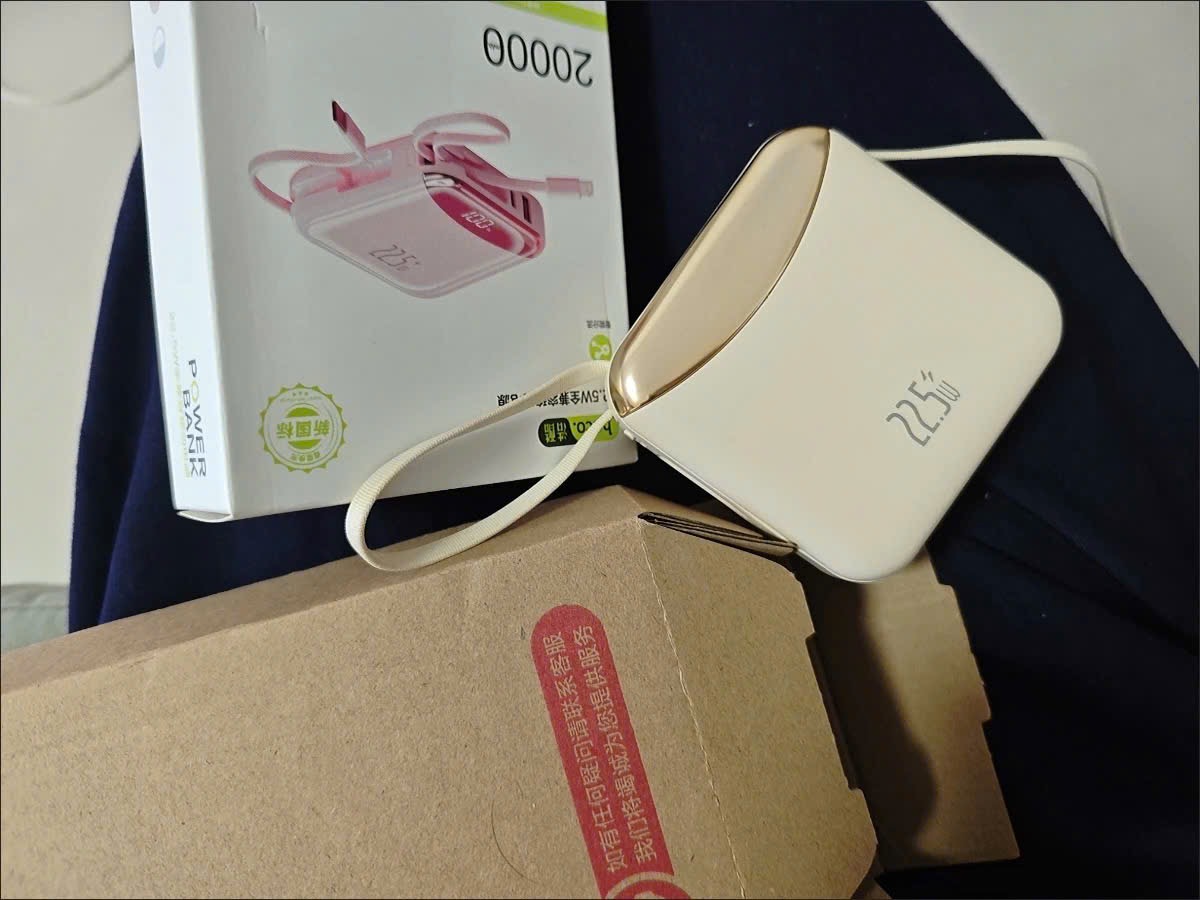 HOT - SẠC DỰ PHÒNG SIÊU NHANH HOCO