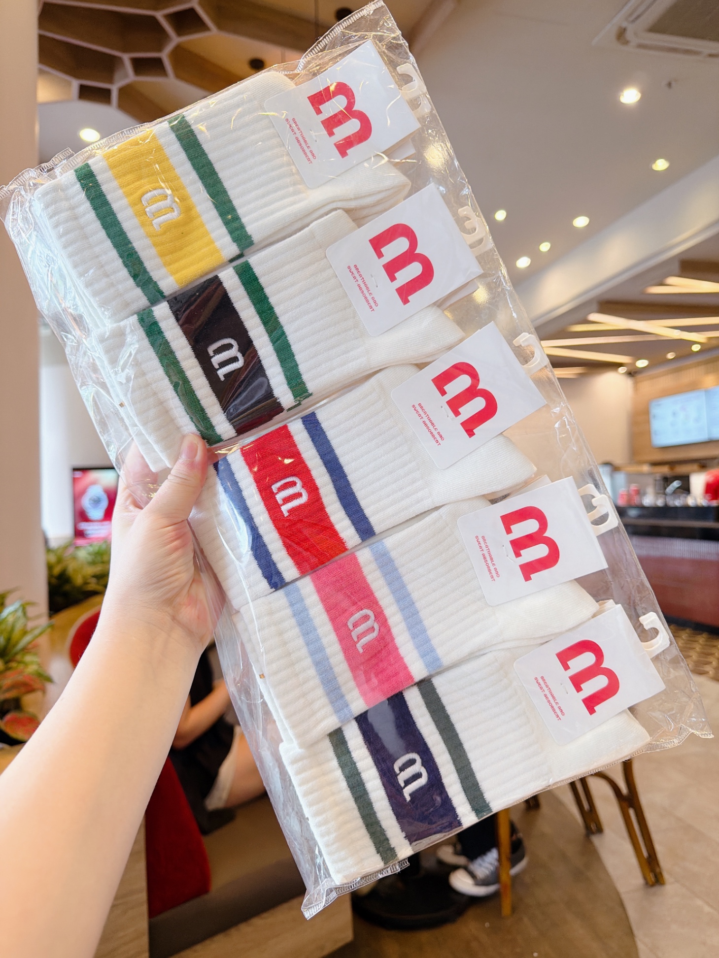 SET 10 ĐÔI TẤT THƠM CAO CỔ CHỮ M - W BÓNG CHÀY