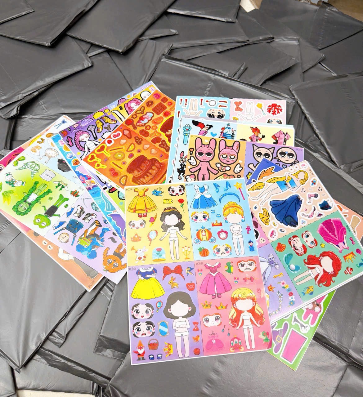 SET 12 TỜ STIKCER DÁN CÔNG CHÚA BG
