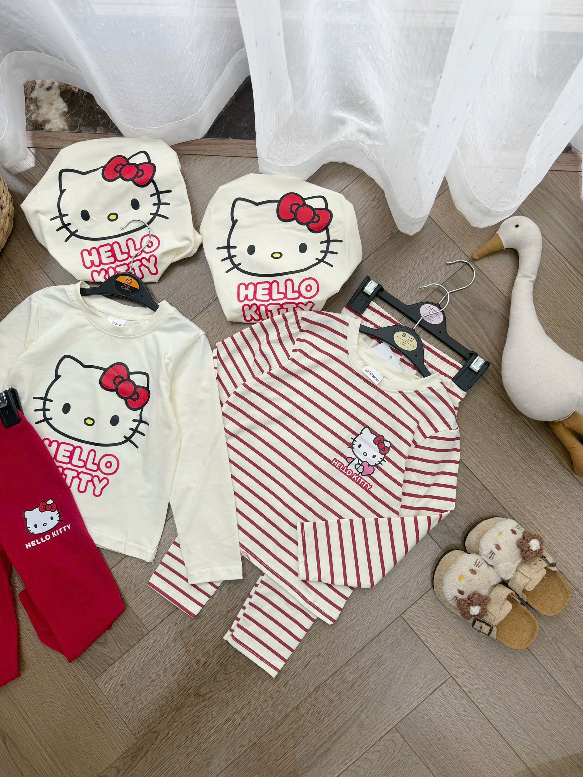 SET 2 BỘ KITTY DT TRẮNG KẺ BG
