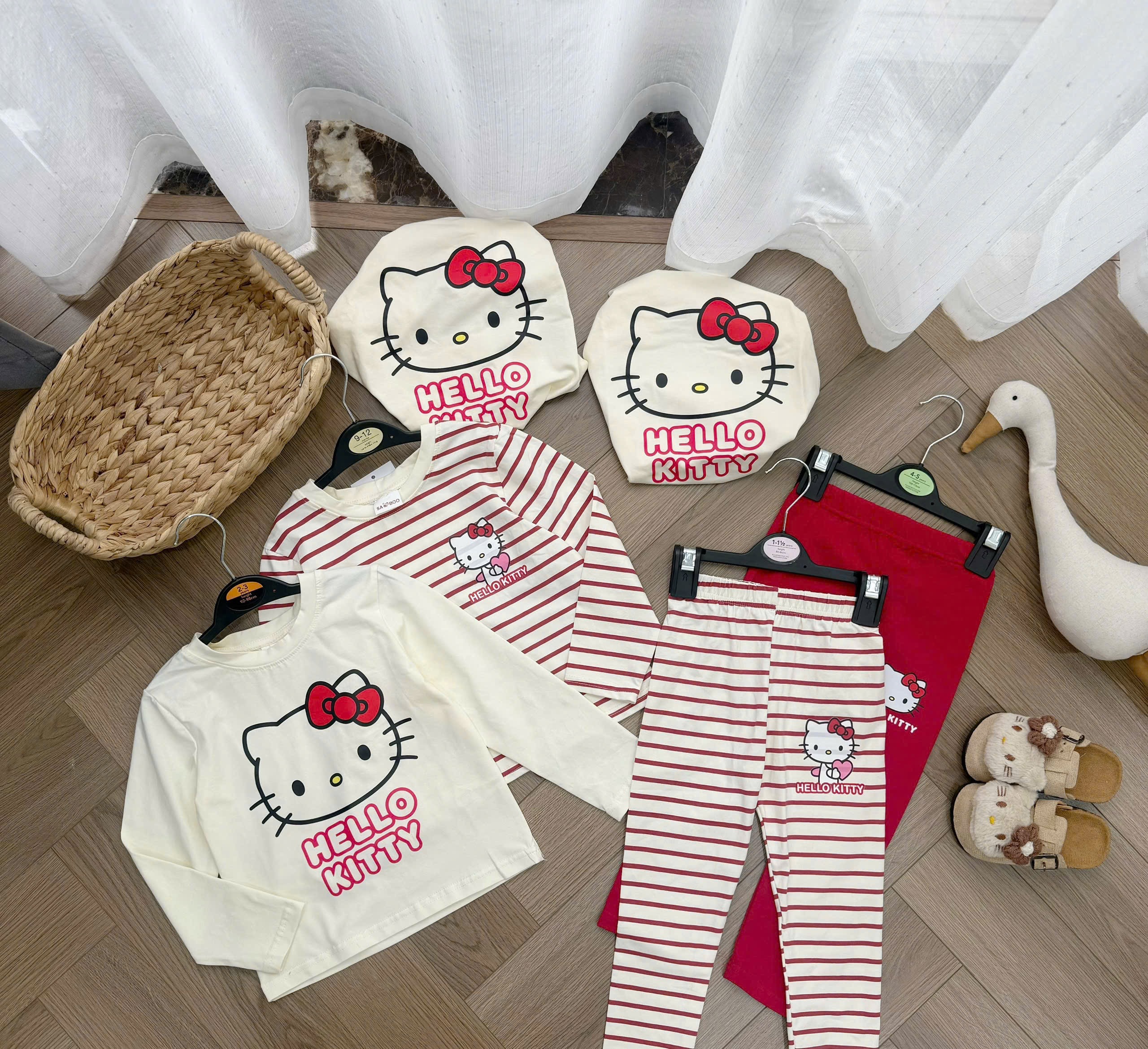 SET 2 BỘ KITTY DT TRẮNG KẺ BG