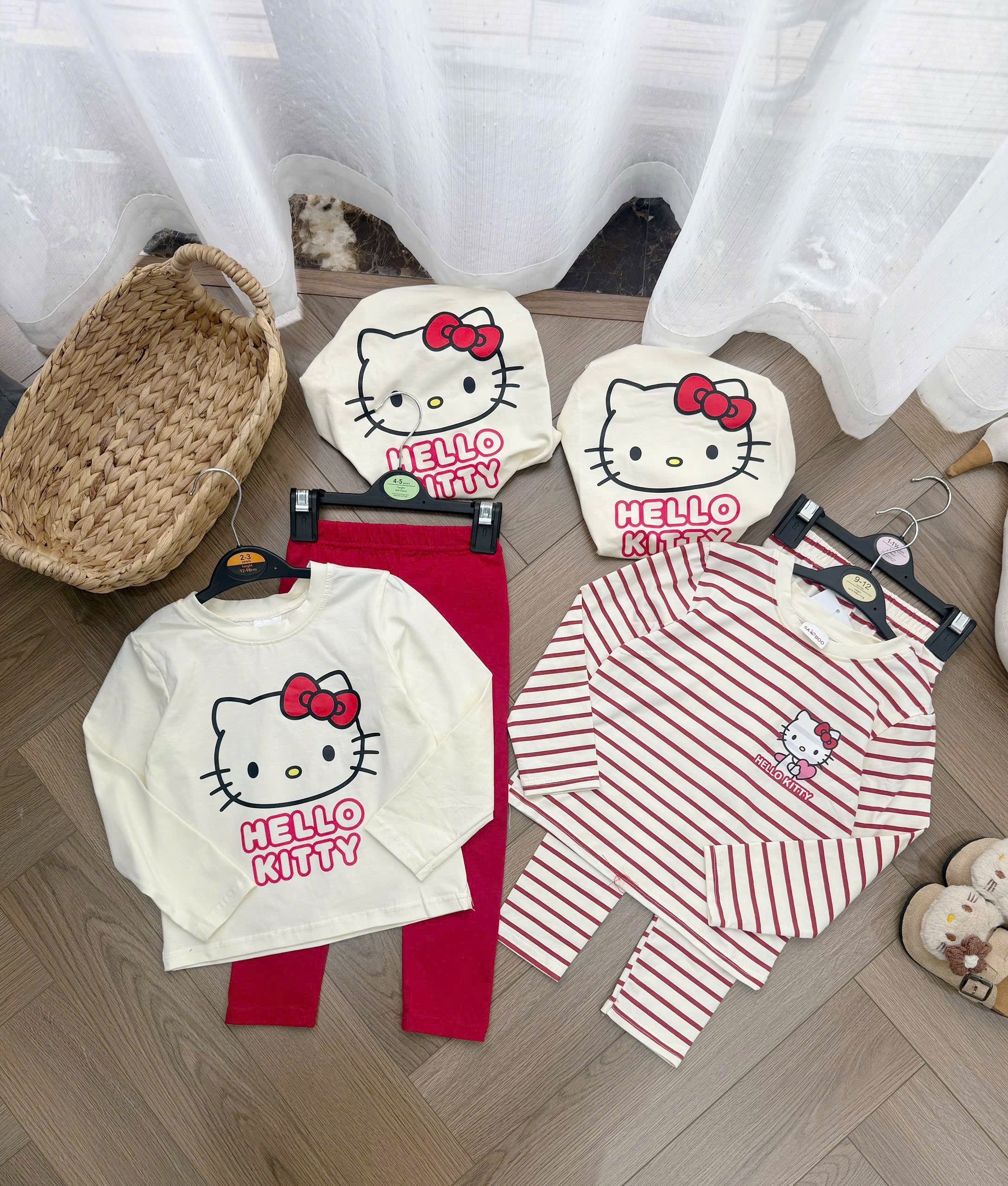 SET 2 BỘ KITTY DT TRẮNG KẺ BG