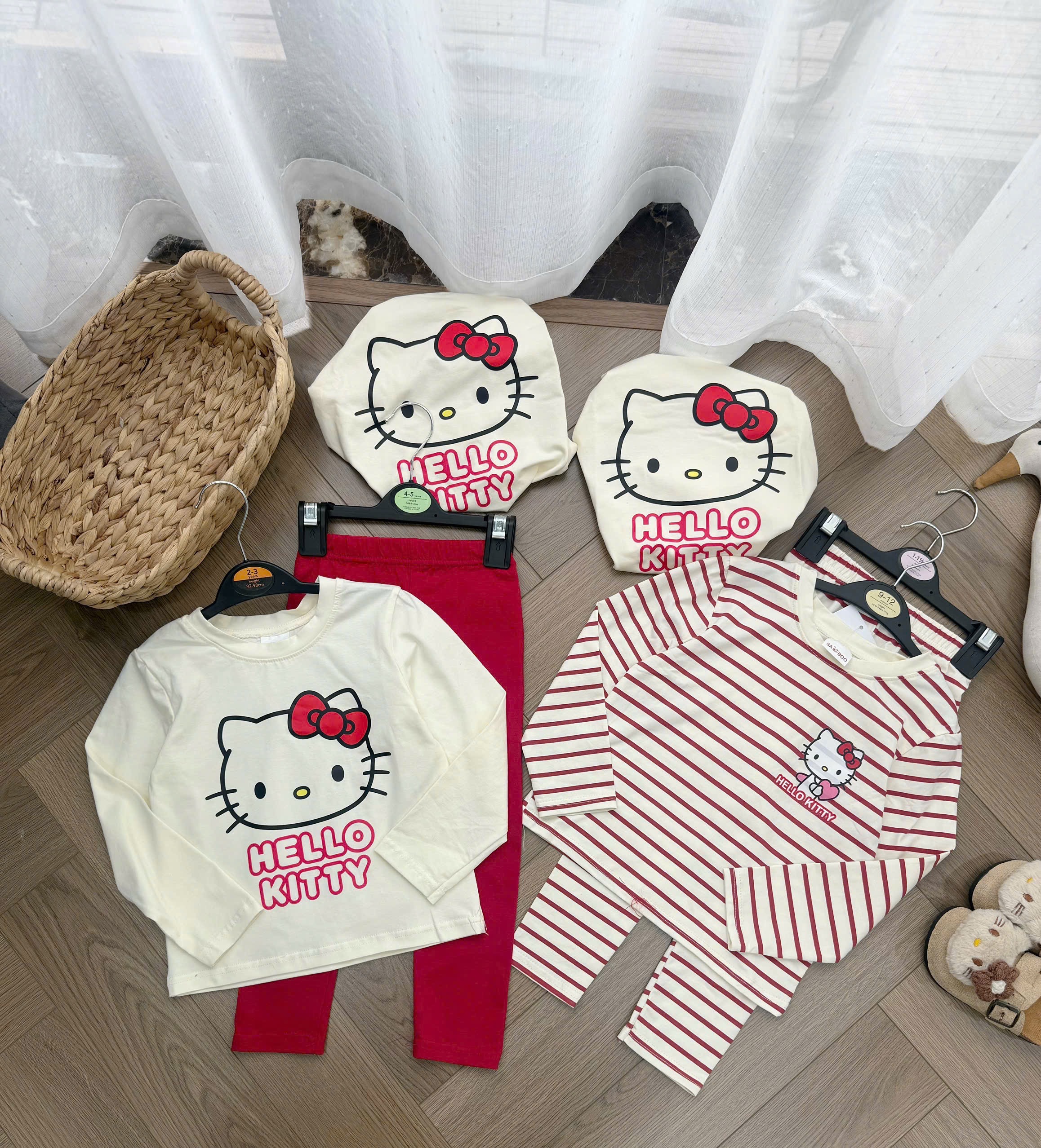 SET 2 BỘ KITTY DT TRẮNG KẺ BG