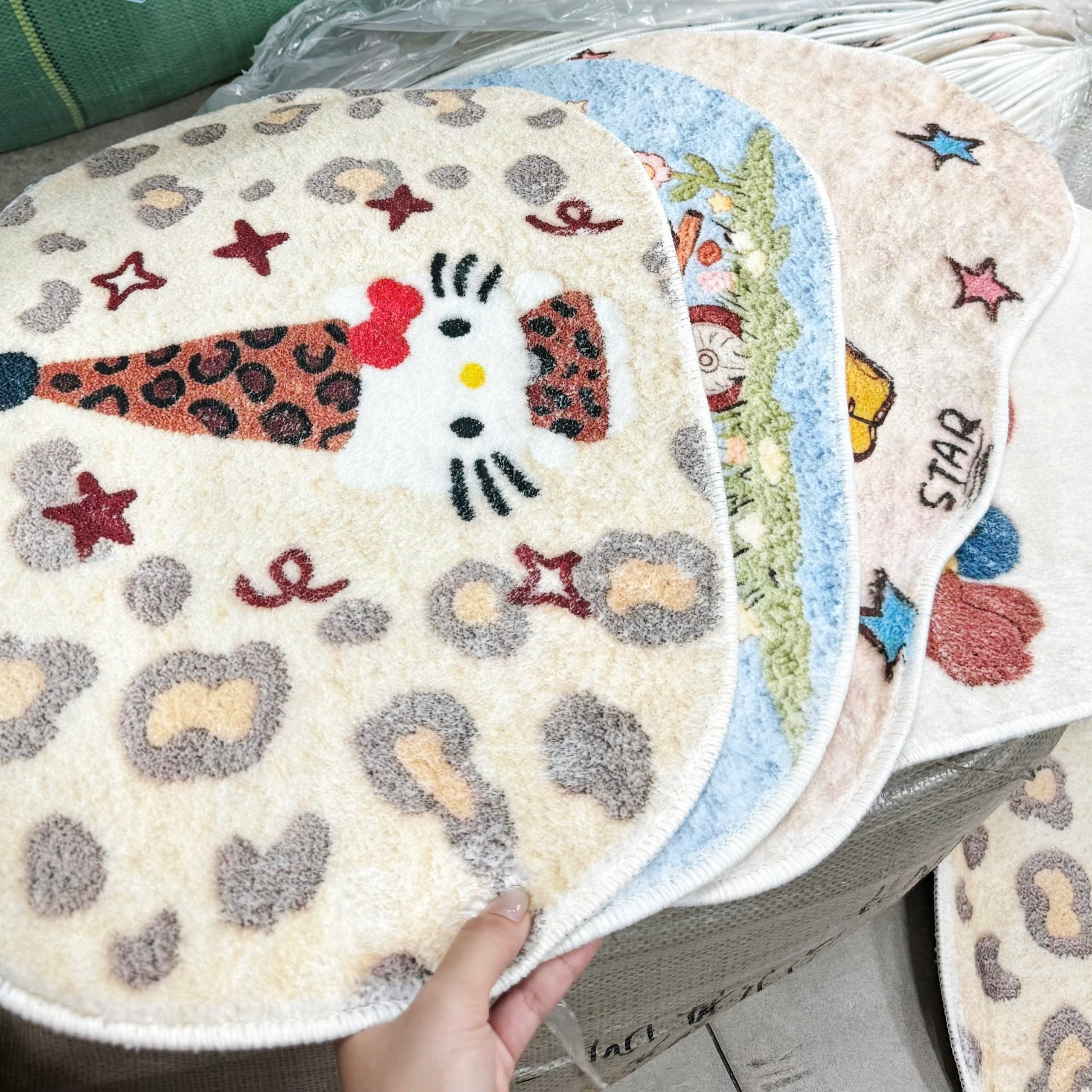SÉT 2 THẢM LÔNG CỪU HÀNG TQXK - k chọn hình