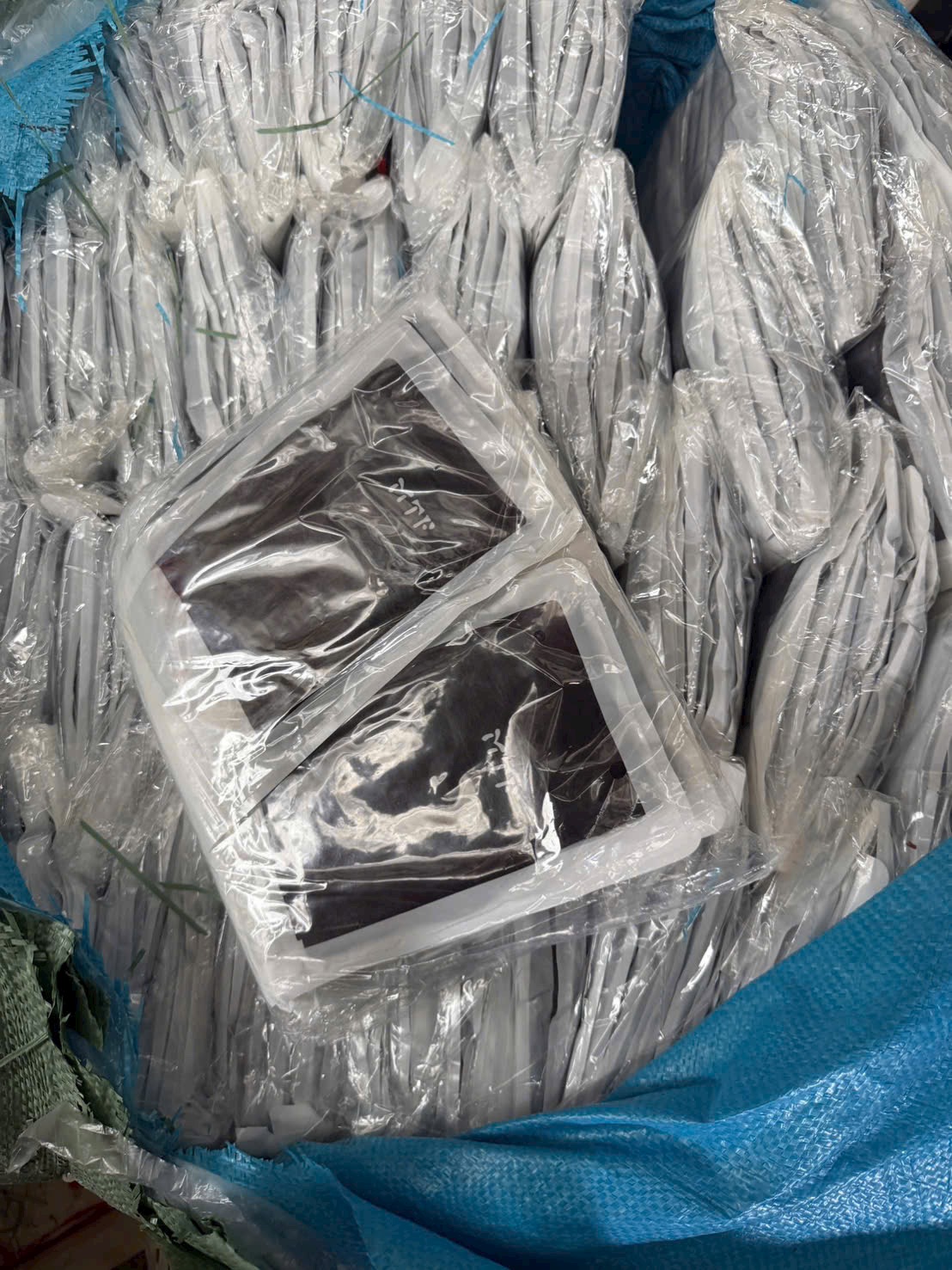 SET 2 ỦNG TAY CHỐNG NẮNG SU QC