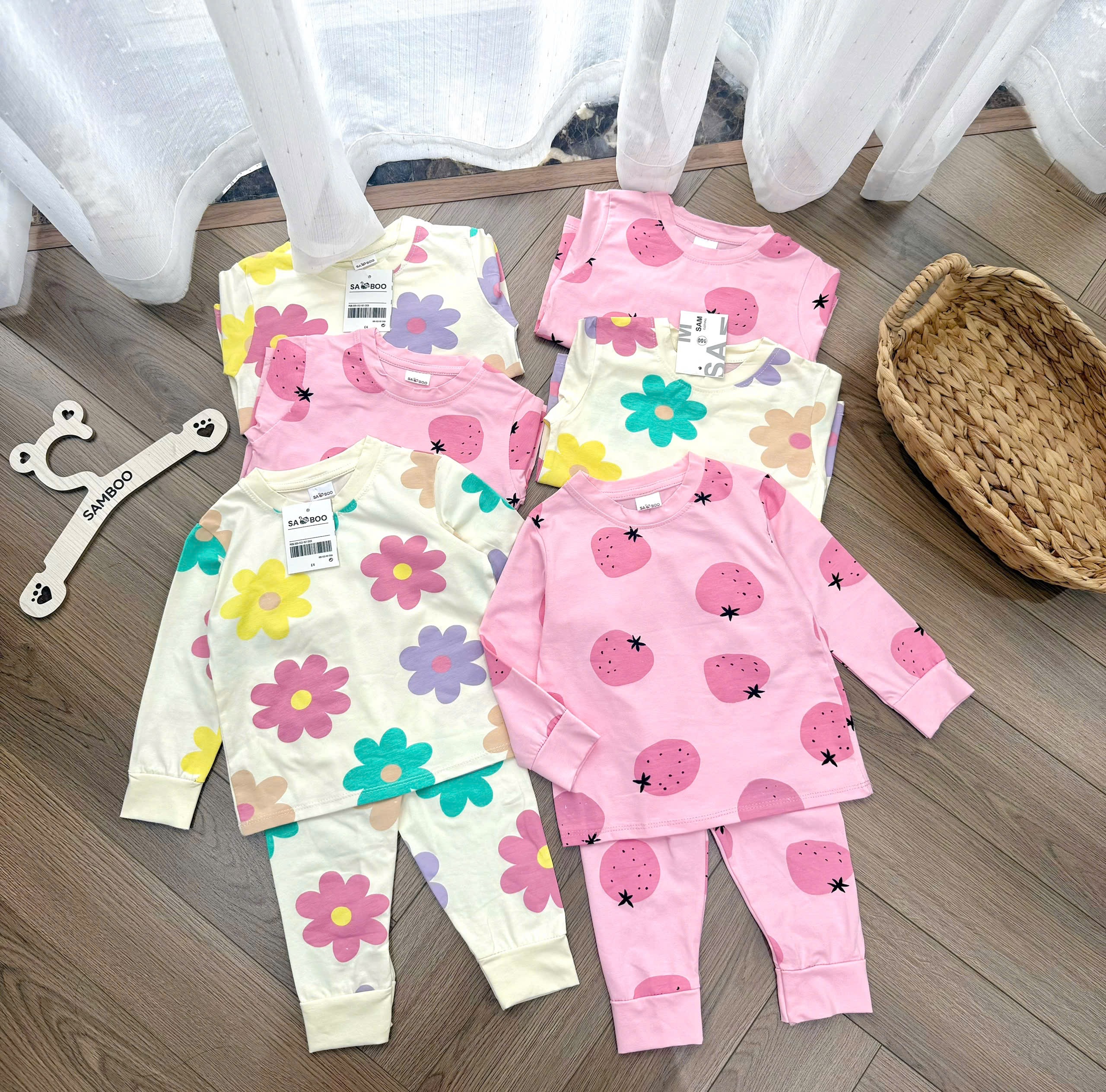 SET 2B DT HÌNH HOA DÂU TÂY BG