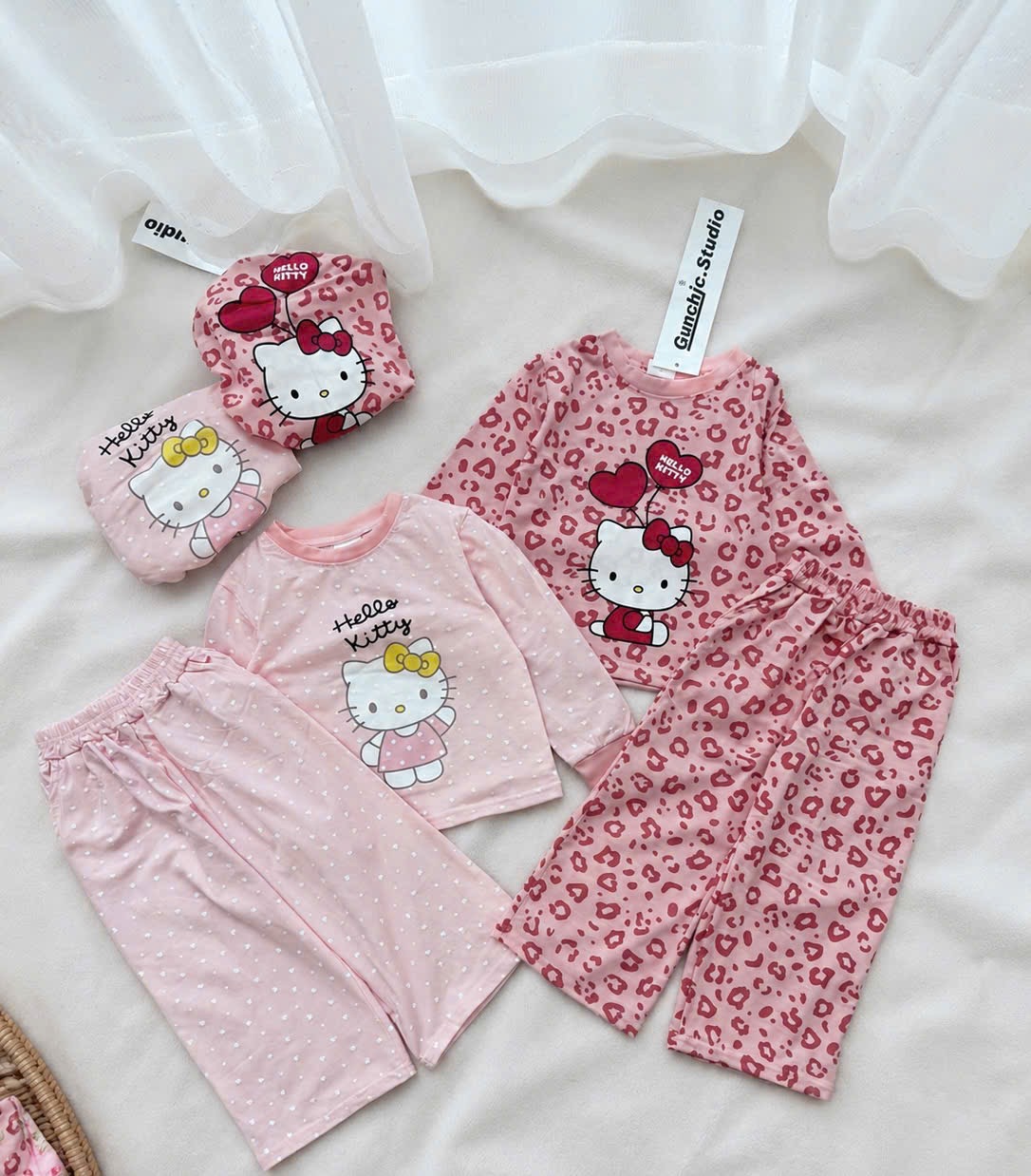 GOM - SET 2B HÌNH KITTY TONE HỒNG CHẤM BI DA BÁO