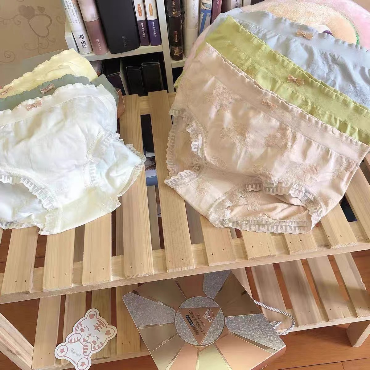 SET 6 QUẦN LÓT VÂN HOA NỔI GẮN NƠ FULL BOX